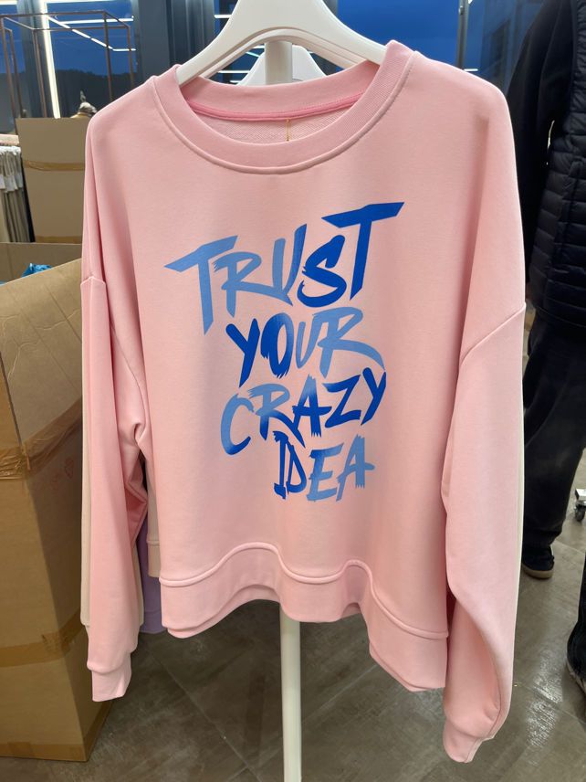 Sweatshirt