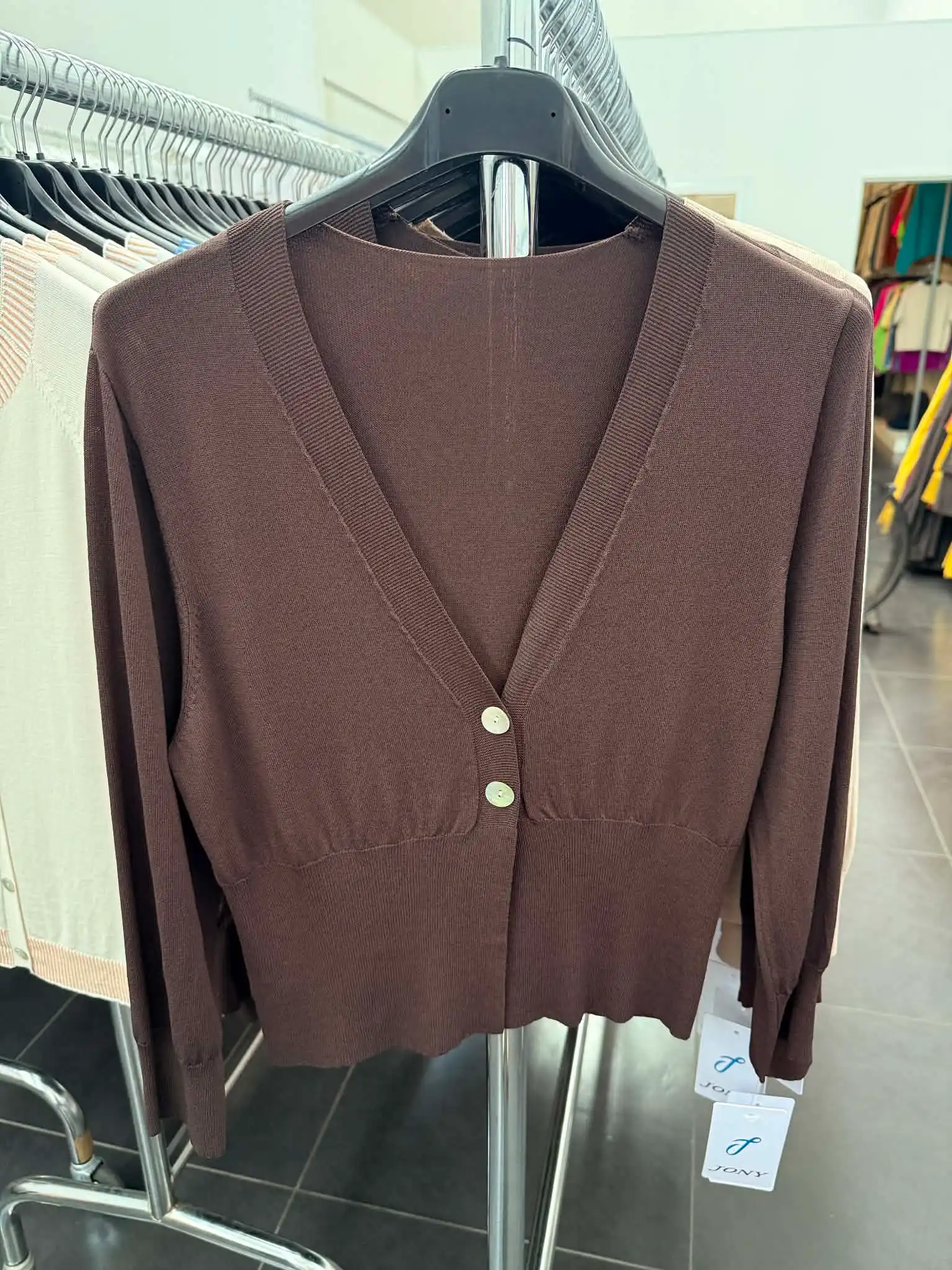 Cardigan mit V-Ausschnitt und Knopfleiste