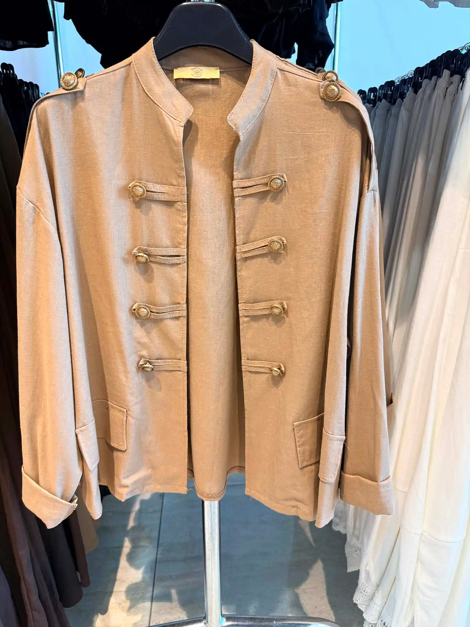 Blazer im Military-Stil