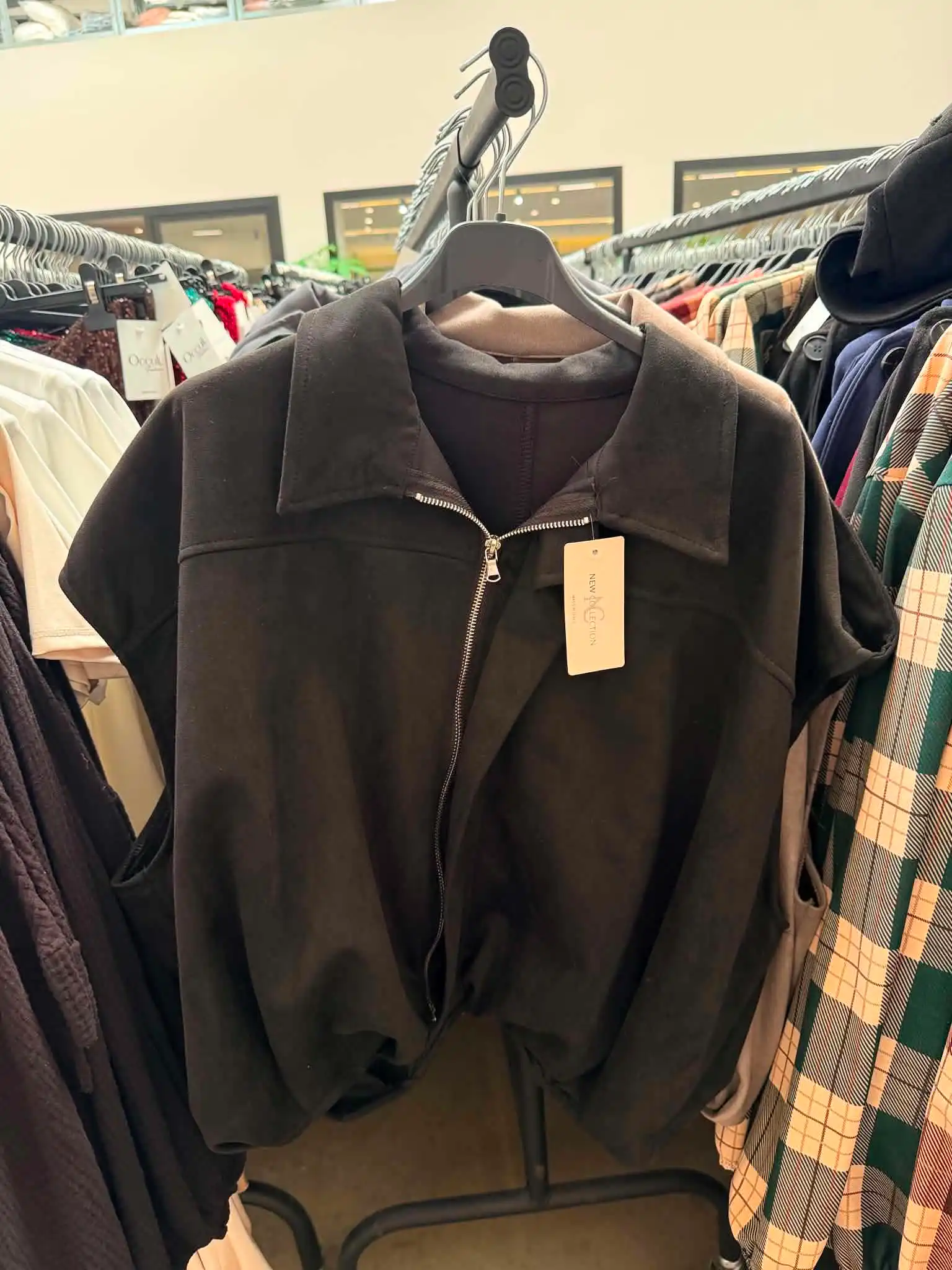 Kurze Jacke im Velours-Look