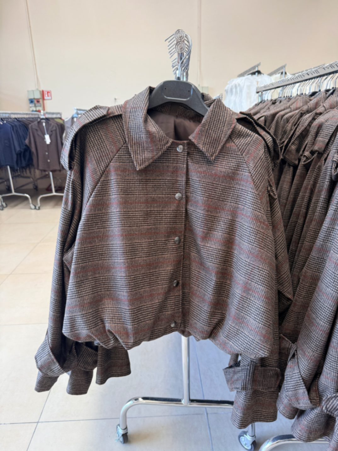 Kurzjacke im Hemdblusenstil