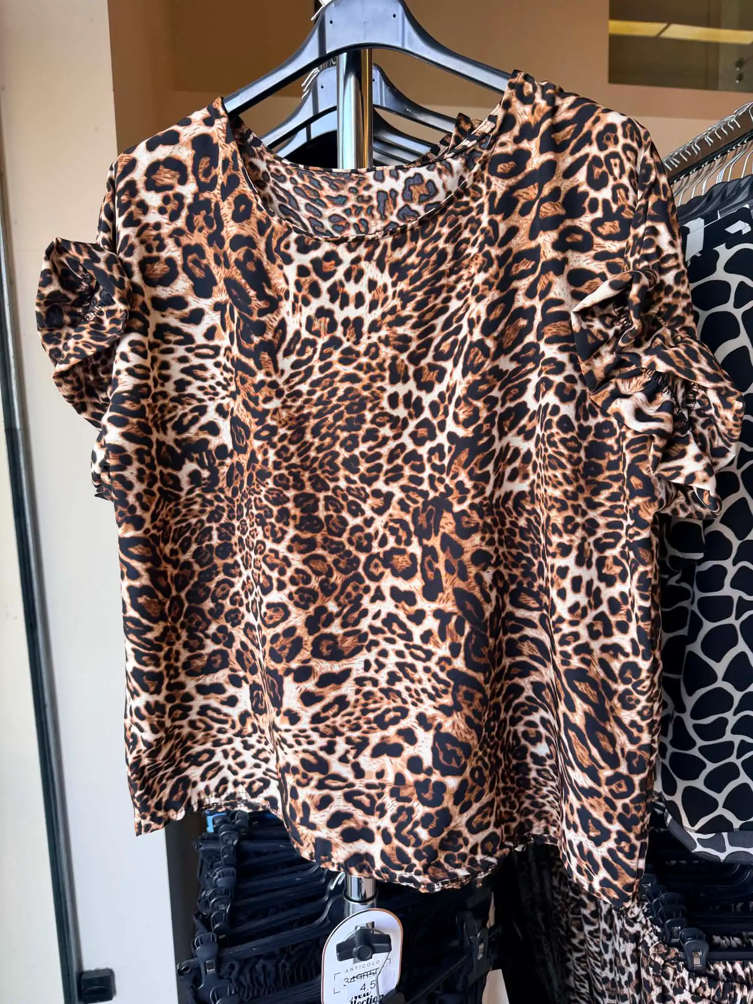 Locker geschnittener Print-Top