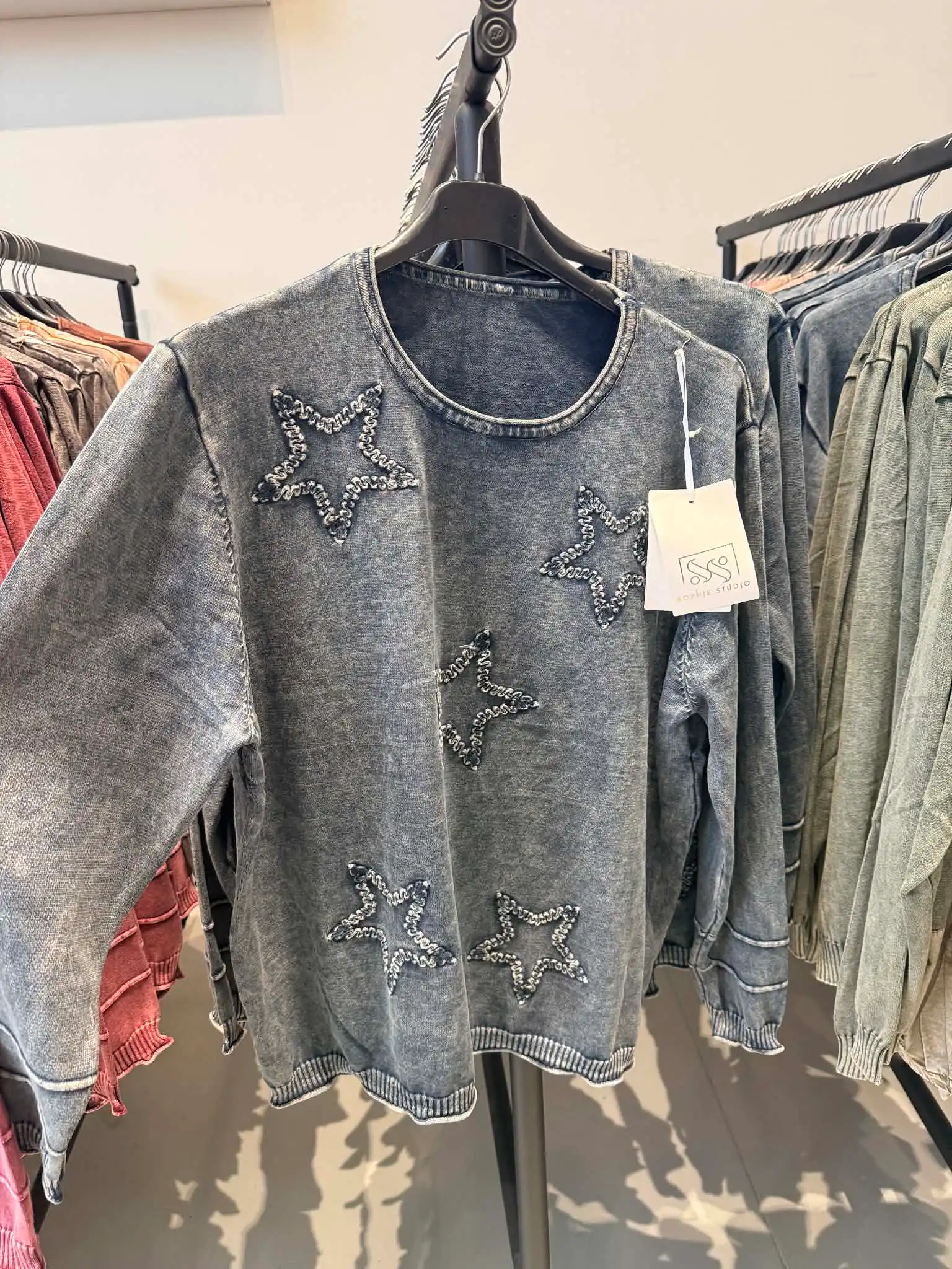 Gerades Sweatshirt mit Rundhalsausschnitt