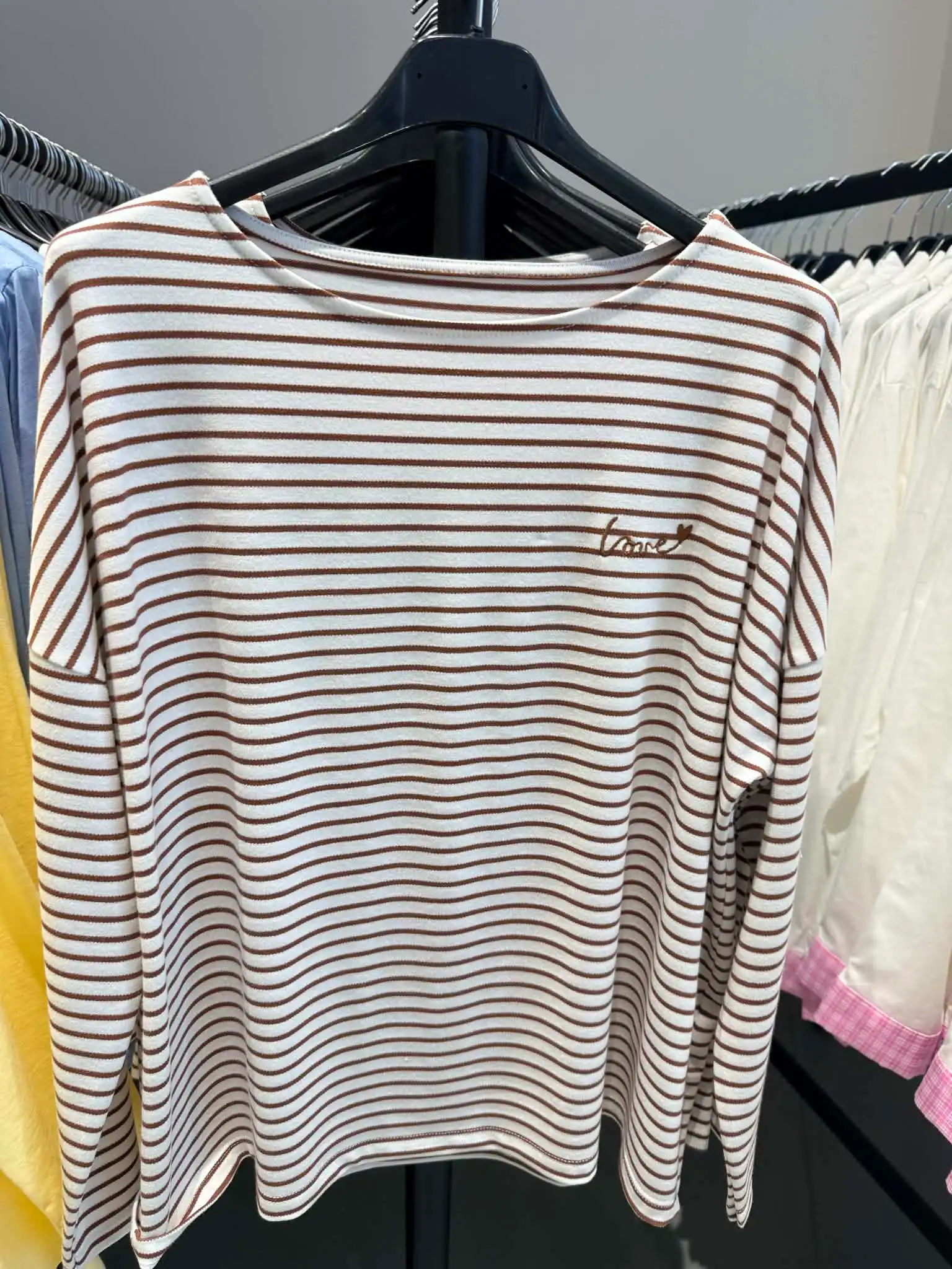 Gestreiftes Langarmshirt