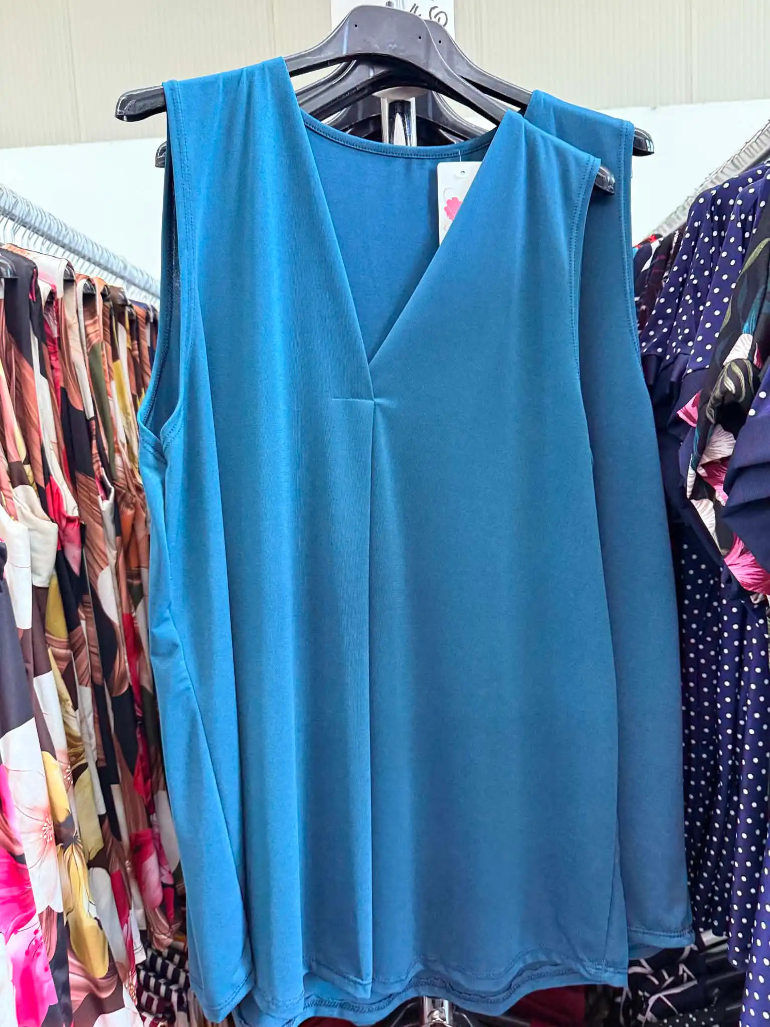 Ärmelloses V‑Neck Top