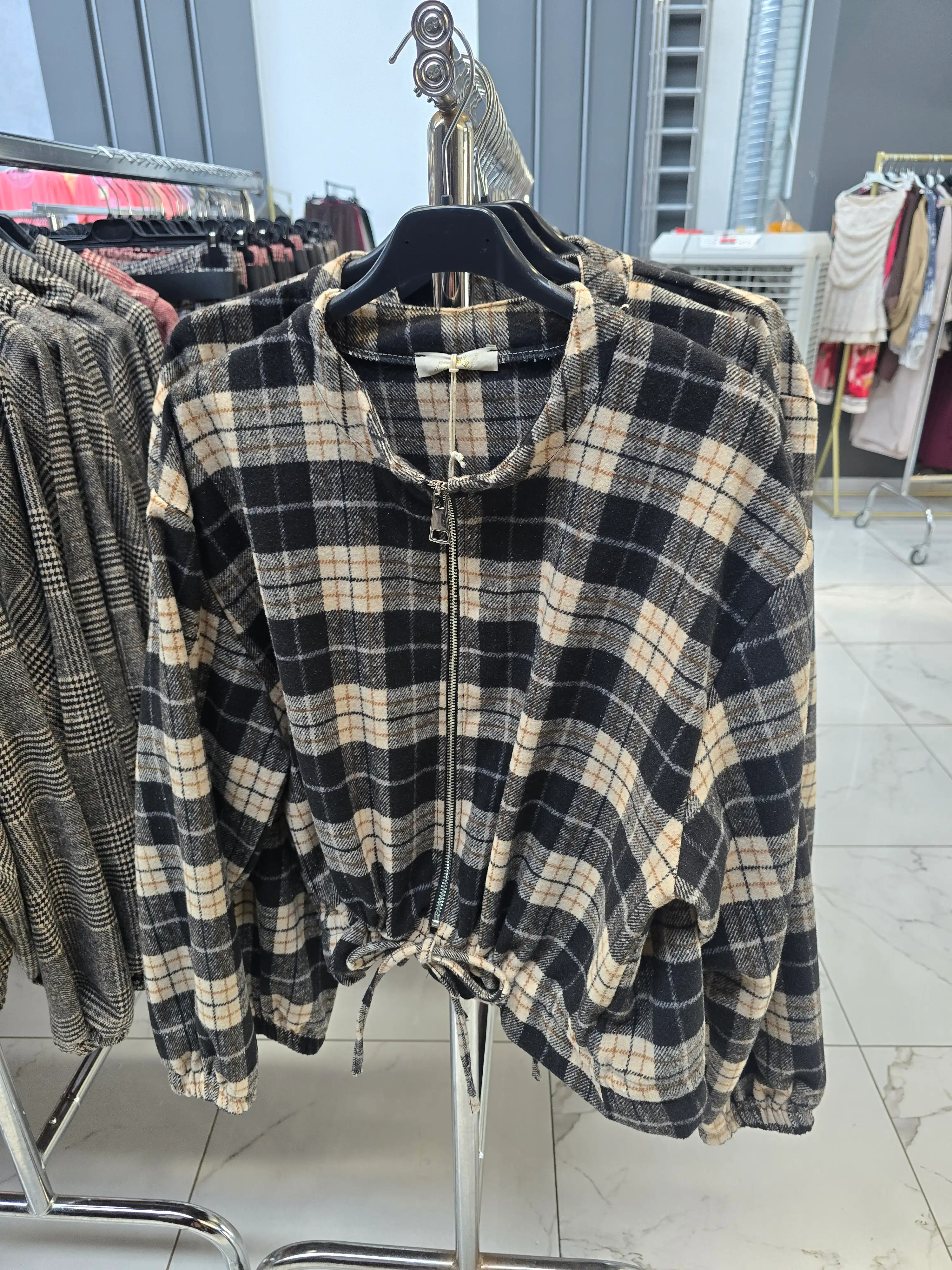 Jacke mit Reißverschluss