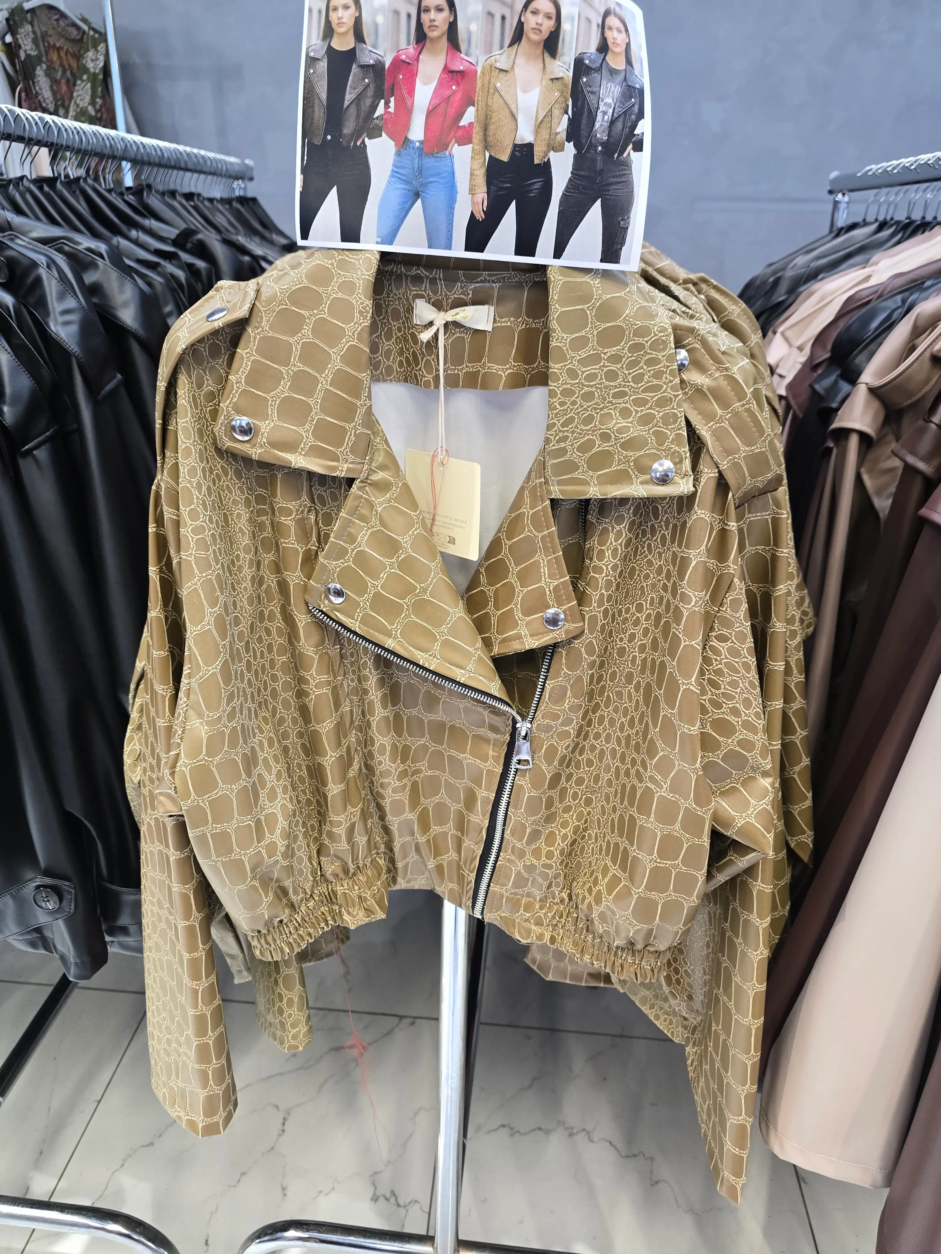 Bikerjacke mit Schlangenprint