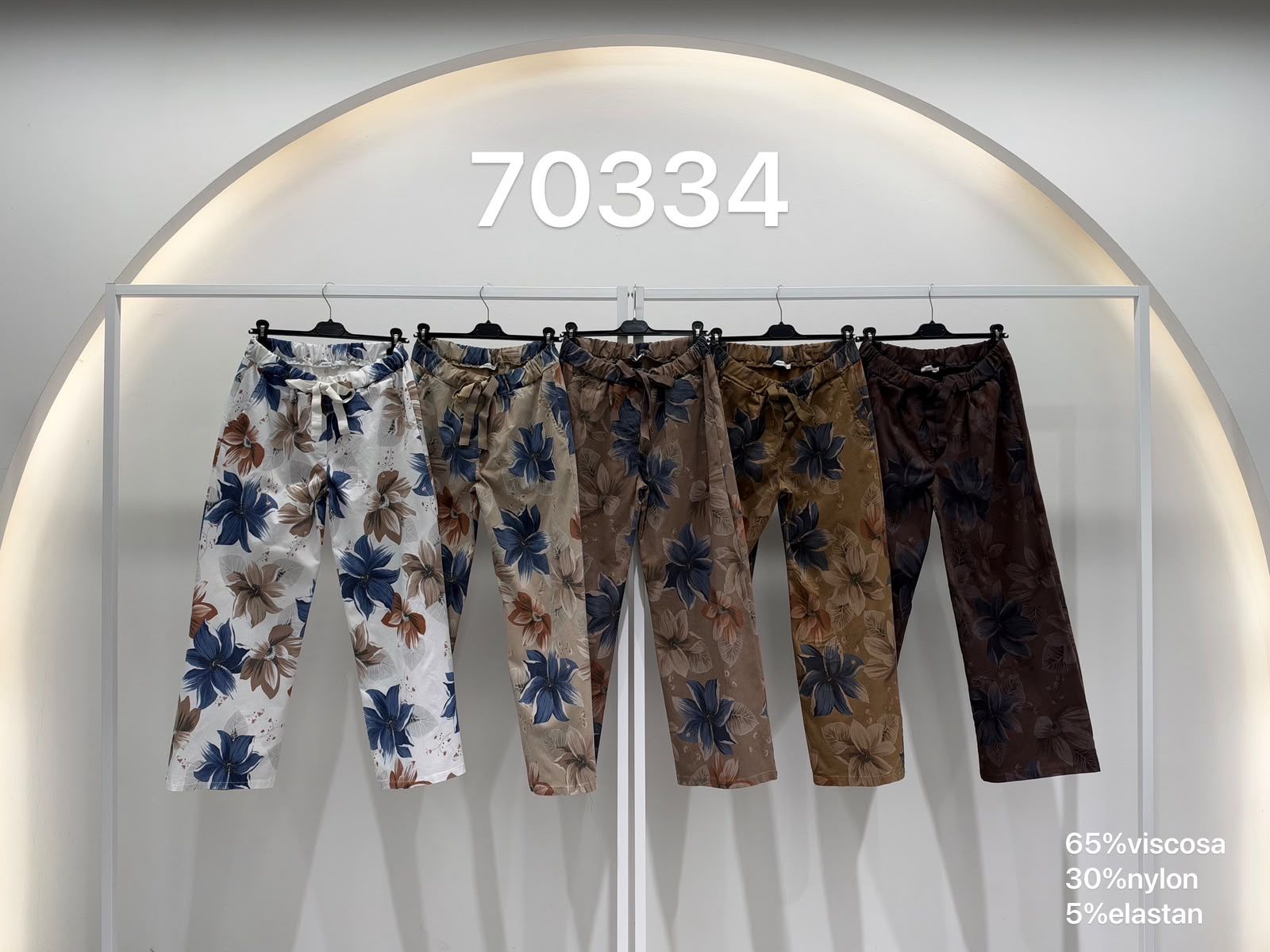 Loose Hose mit Blumenmuster