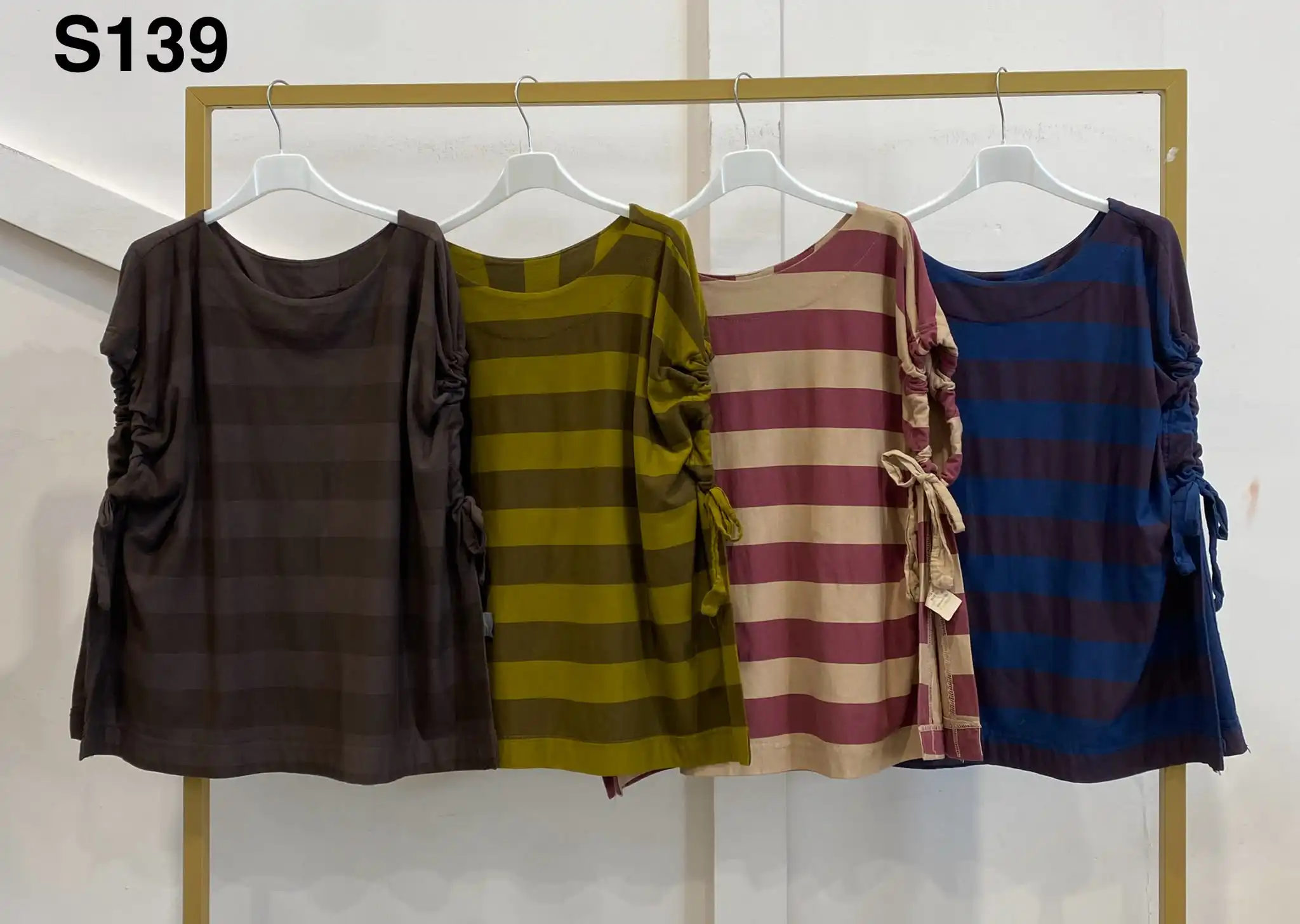 Lockere Bluse mit Raffung