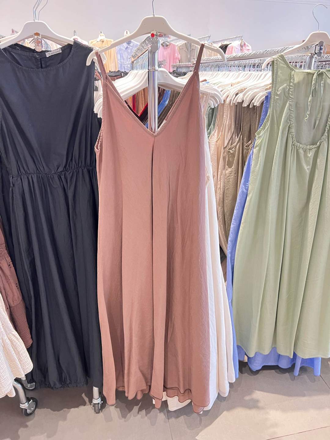 Midi-A-Linien-Kleid mit V-Ausschnitt