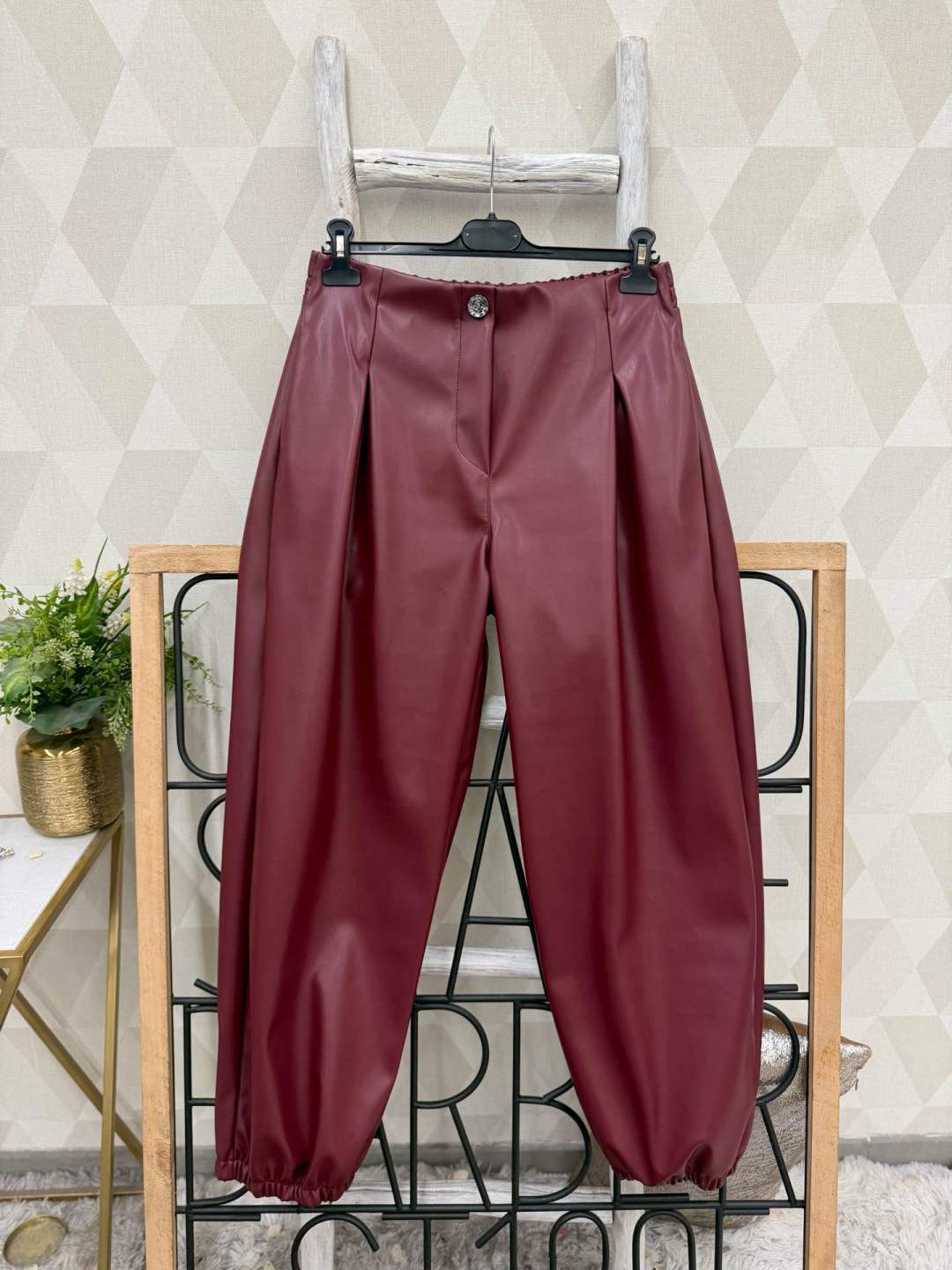 Joggerhose aus Kunstleder