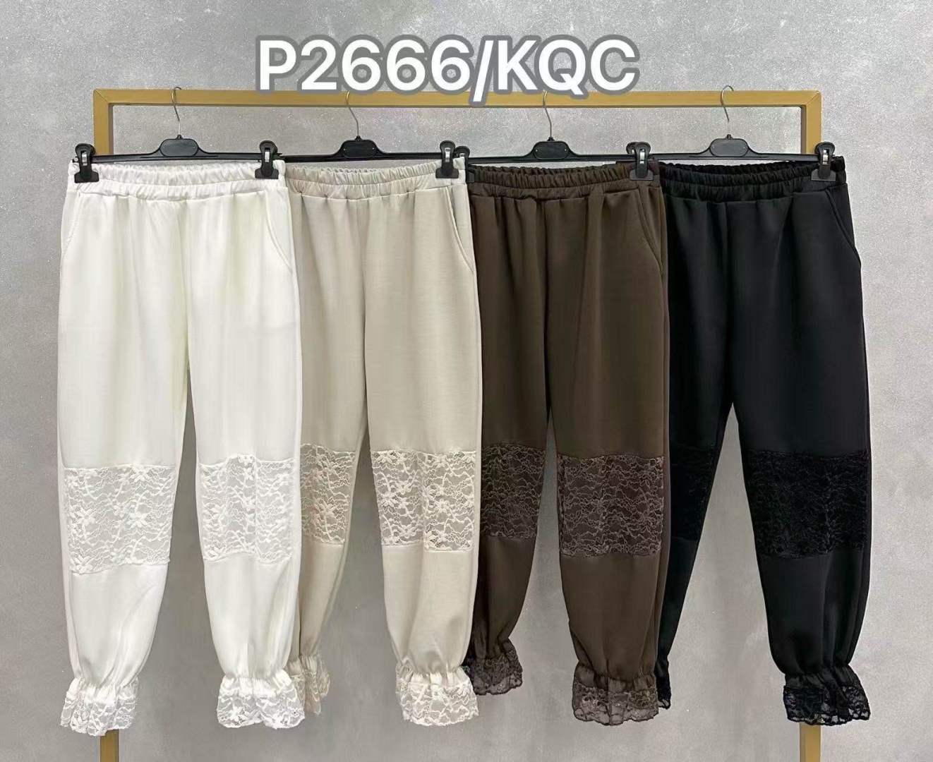 Lockere Hosen mit Spitzenbesatz