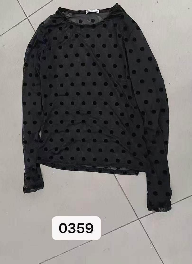 Transparenter Top mit Pünktchen