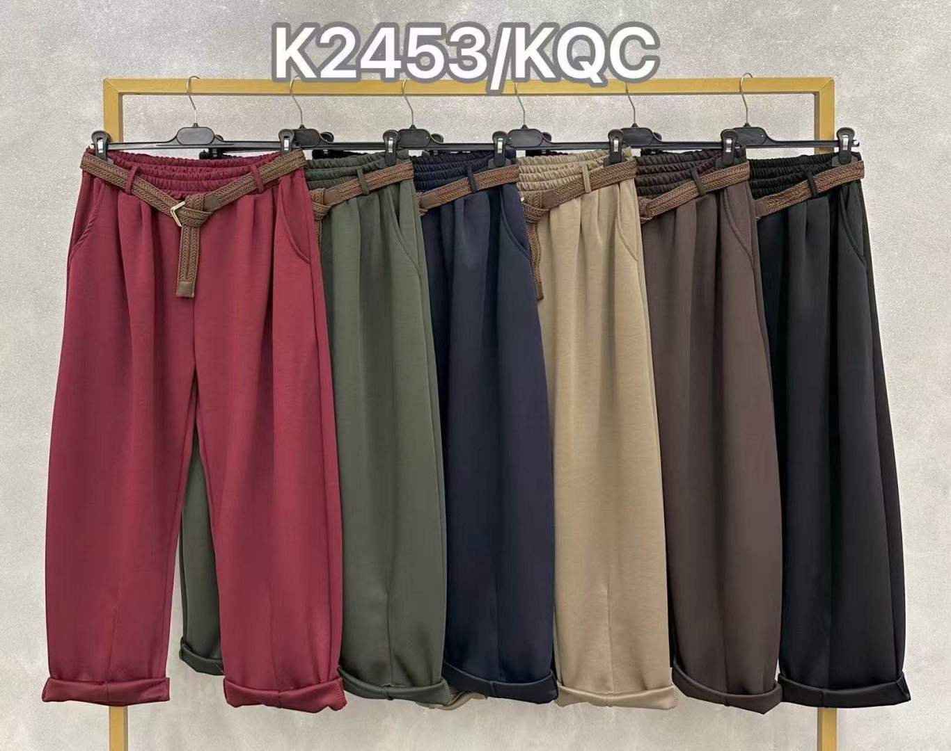 Weite Hose mit Gürtel