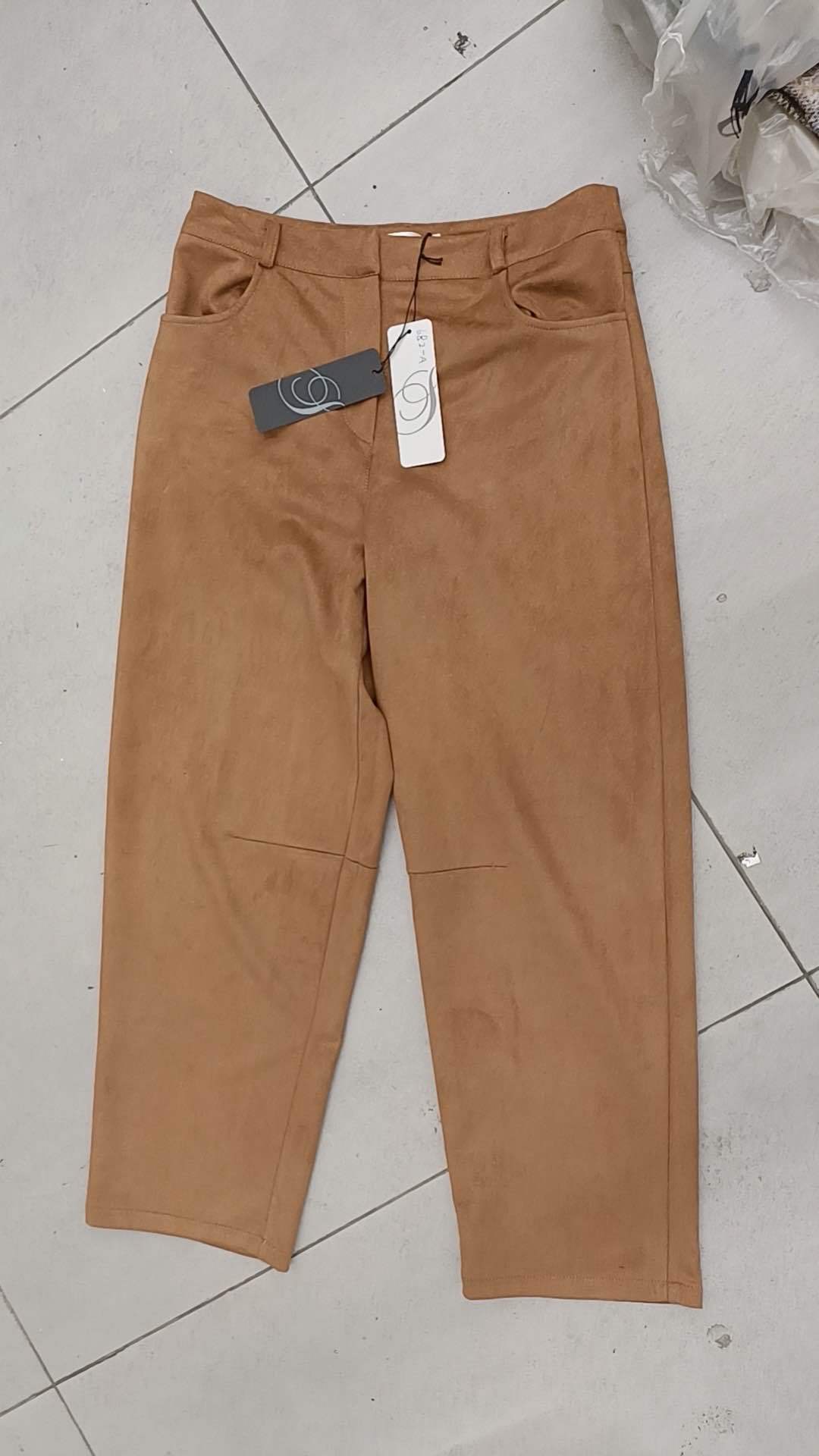 Gerade 7/8-Hose mit Taschen