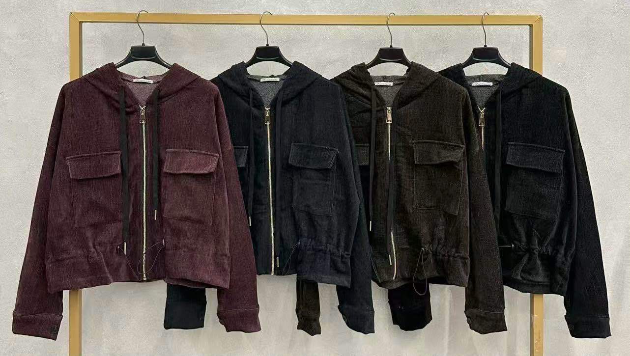Cordjacke mit Kapuze
