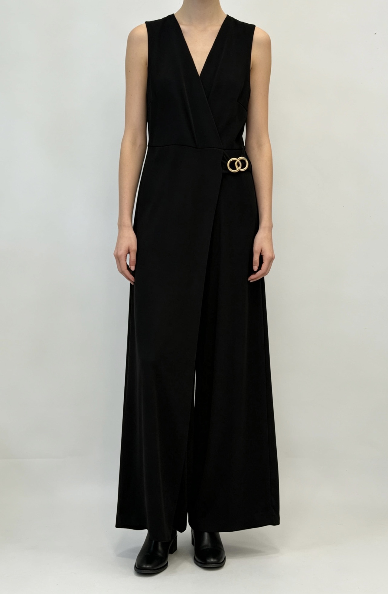 Wickel-Jumpsuit mit Detail