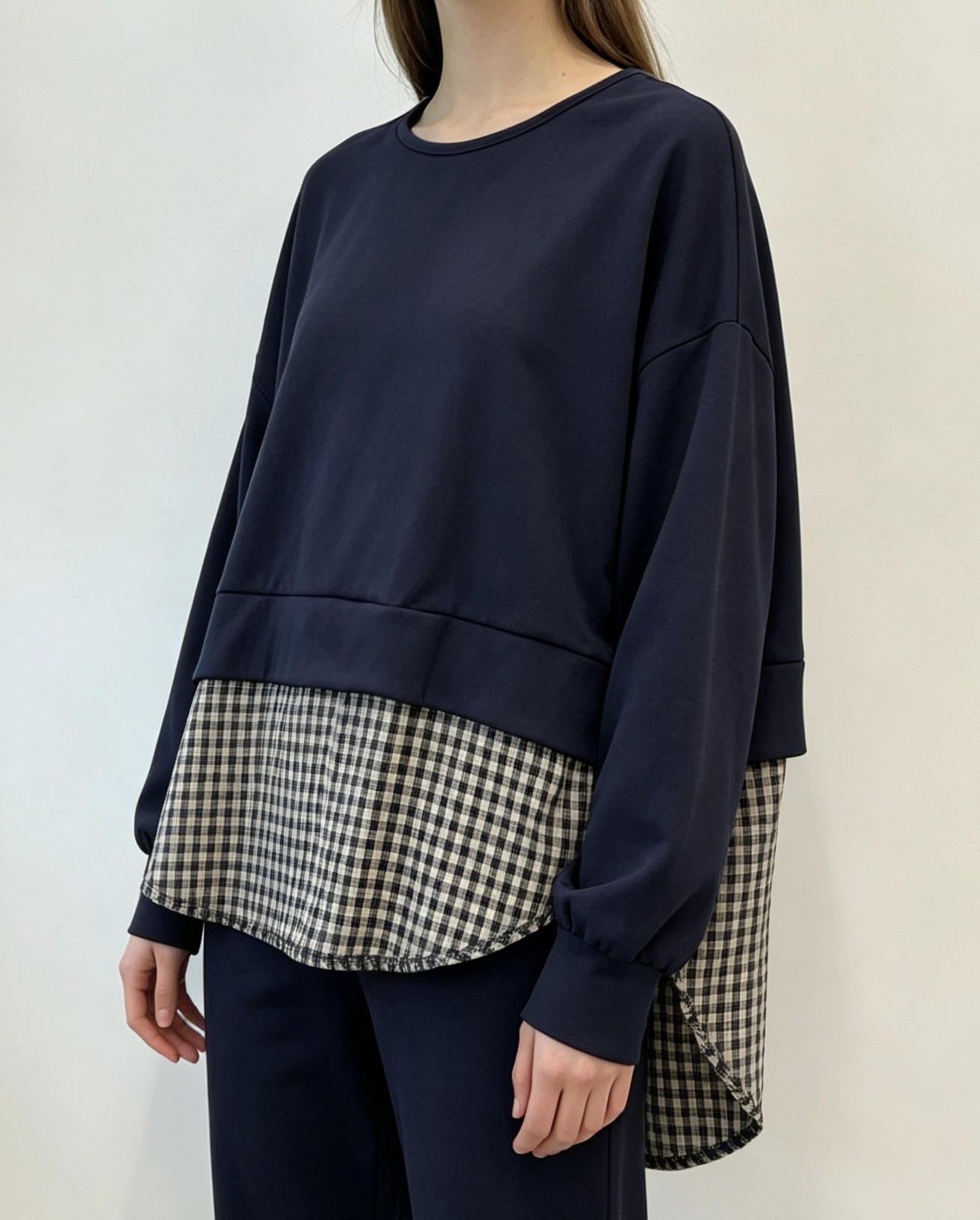 Lockere Long-Bluse mit Leiste