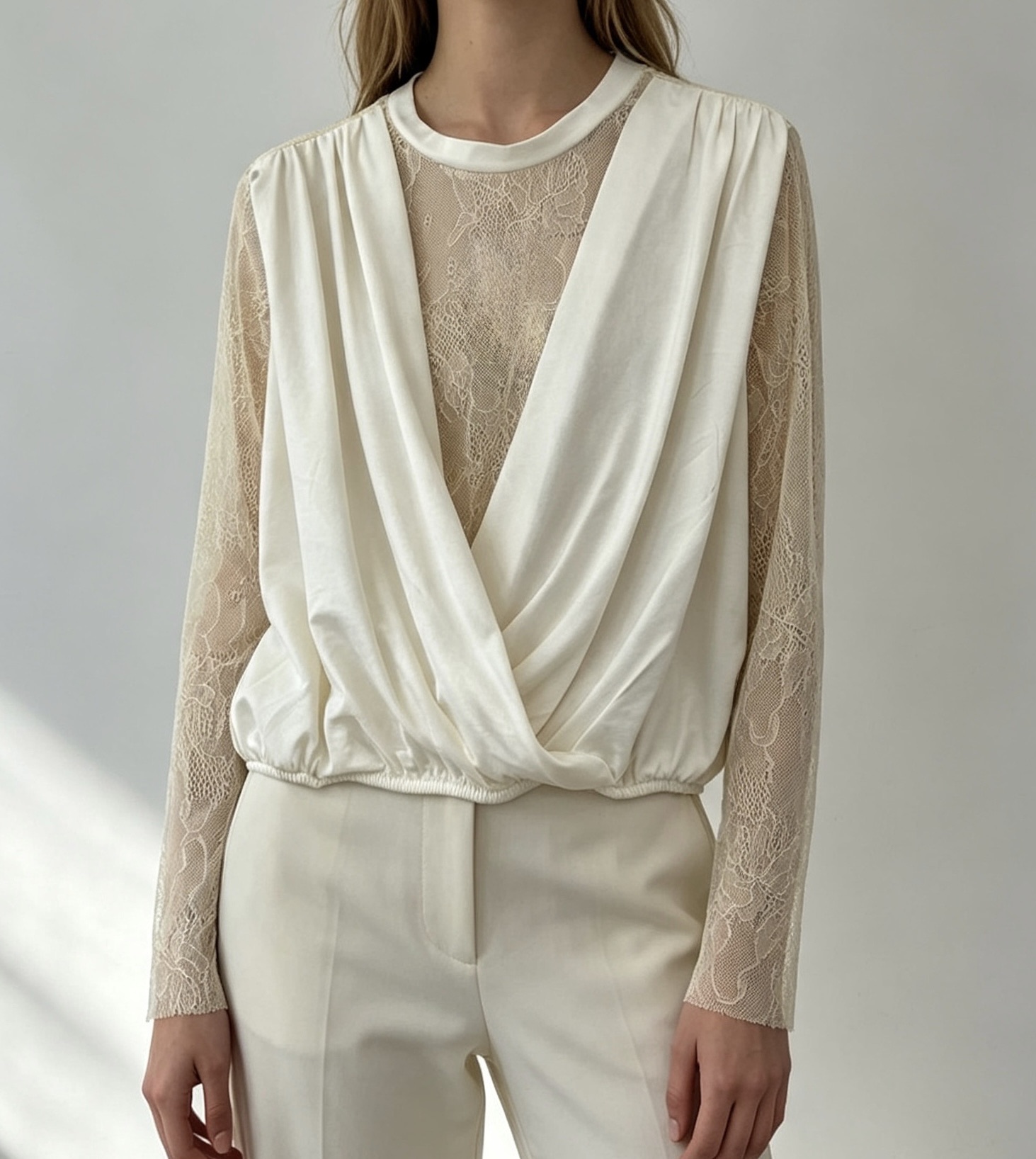 Wickelbluse mit Spitze