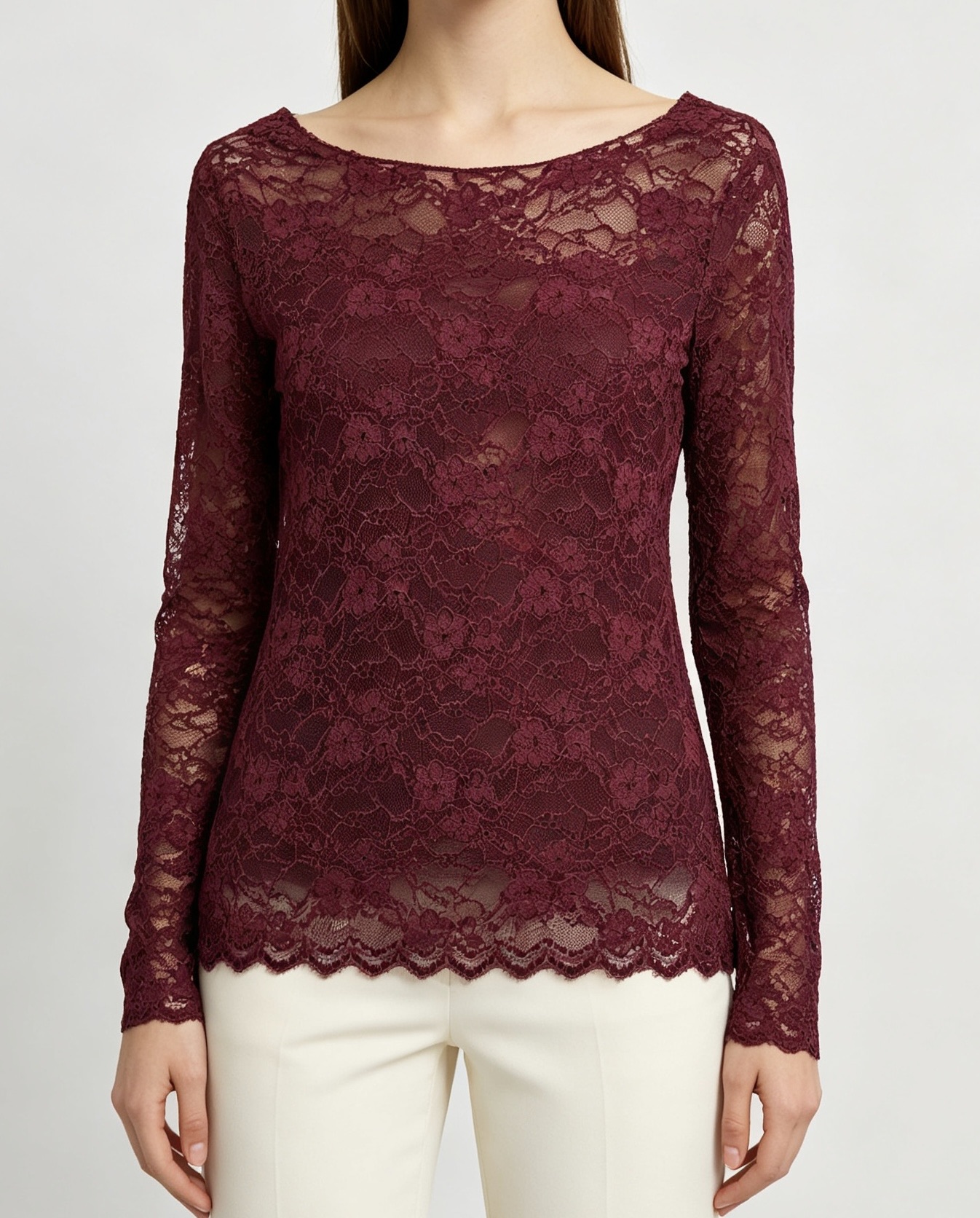 Figurbetontes Top mit Spitze
