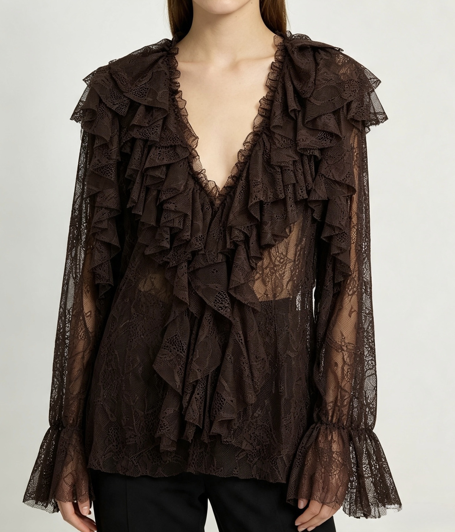 Bluse mit V‑Ausschnitt und Rüschendetail