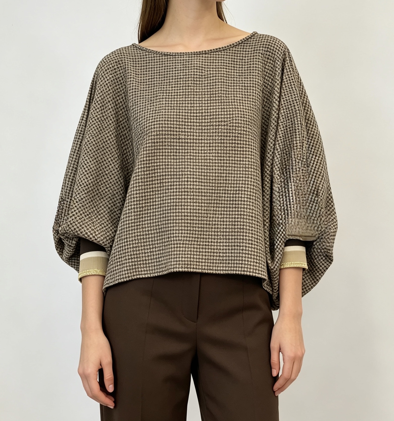 Oversize-Bluse mit U-Boot-Ausschnitt