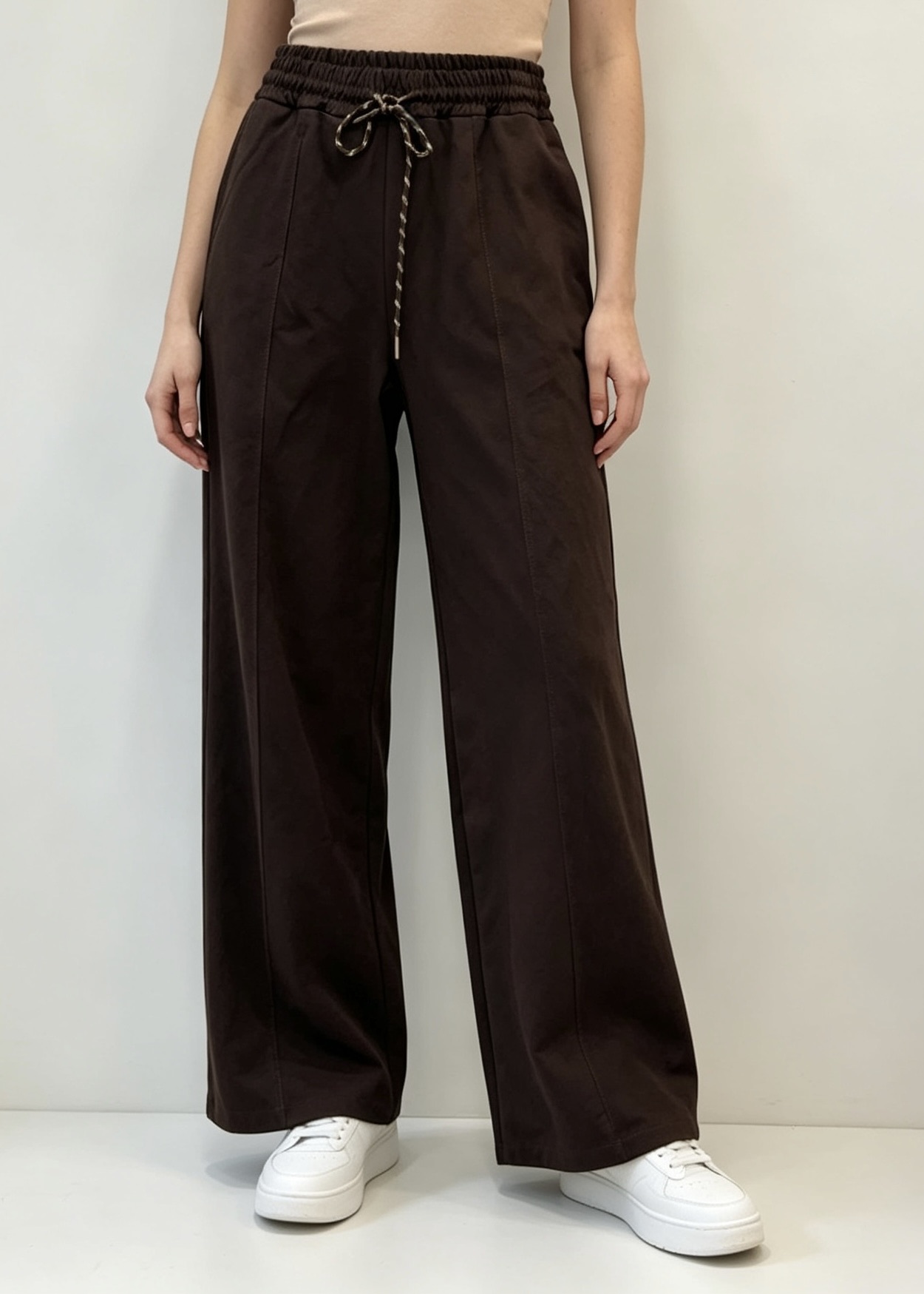 Weite Hose mit Kordelzug