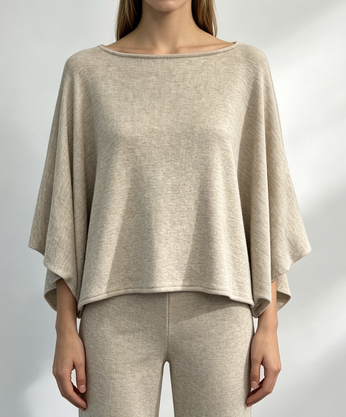 Oversize-Top mit U-Boot-Ausschnitt
