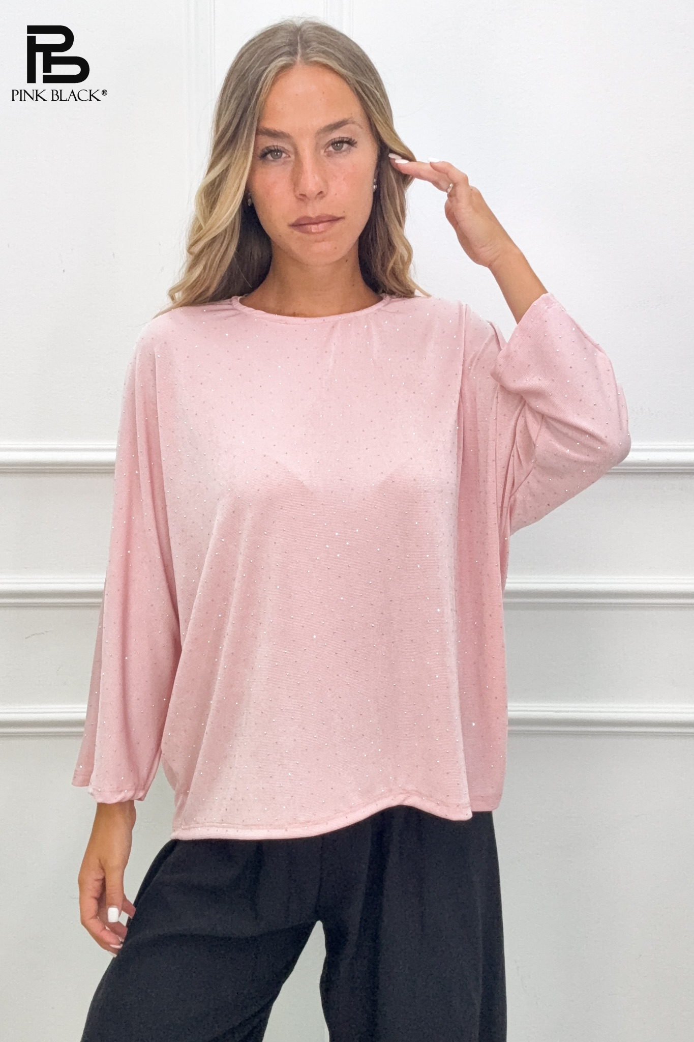 Locker sitzende Bluse mit Strasssteinen