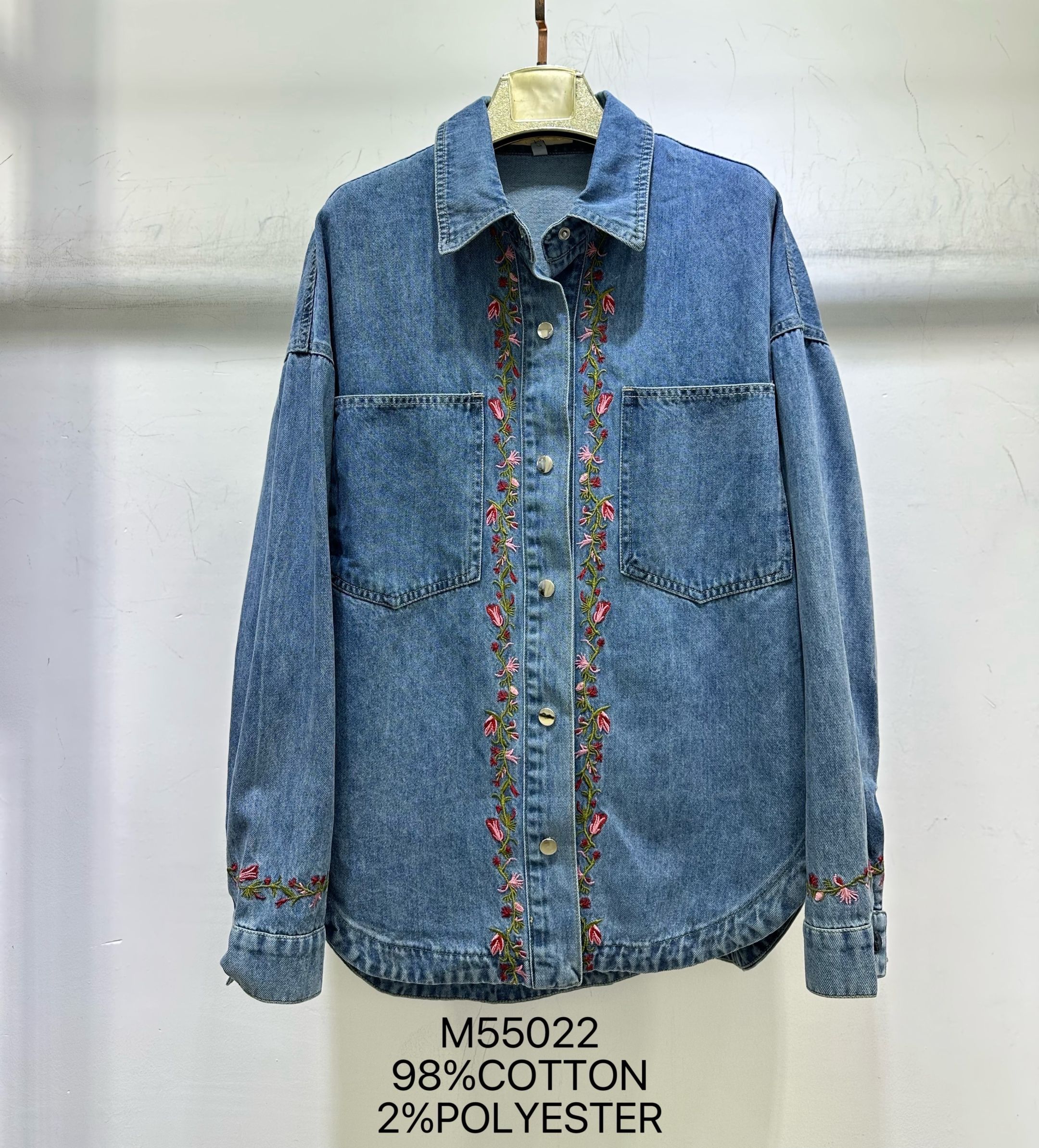 Oversize-Hemd mit Stickerei