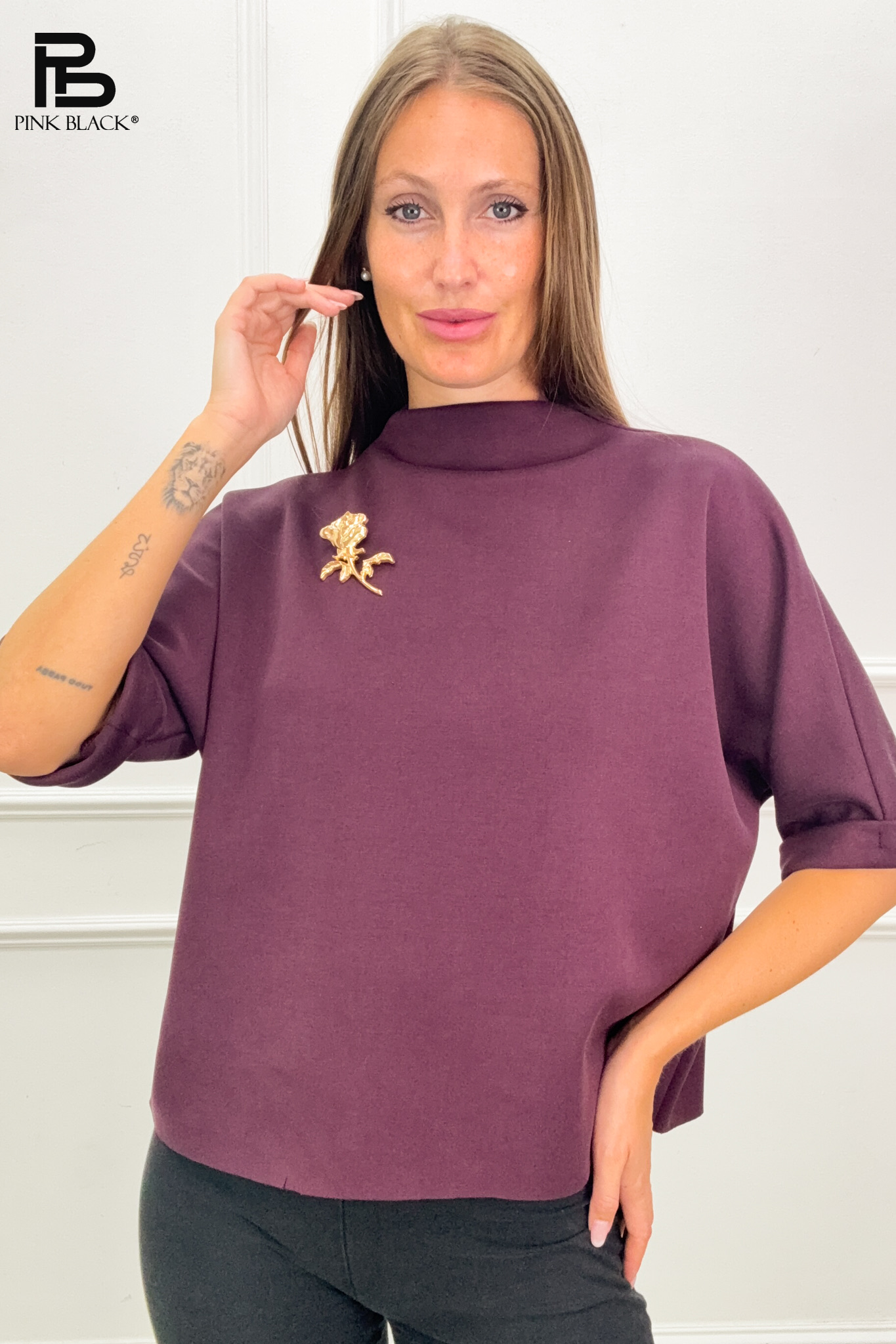 Weite 3/4-Bluse mit halbem Rollkragen