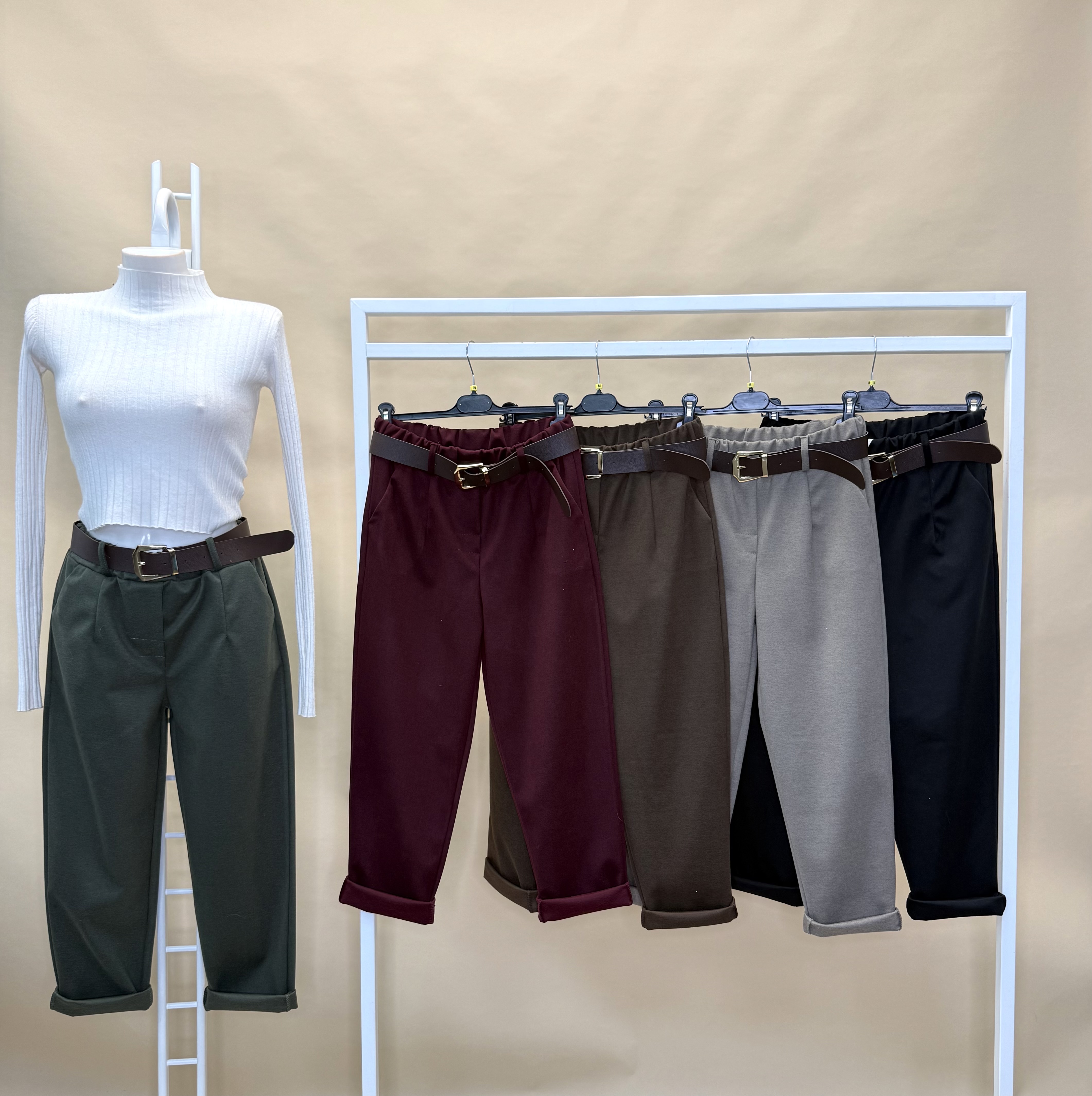 Hochtaillierte gerade Hose