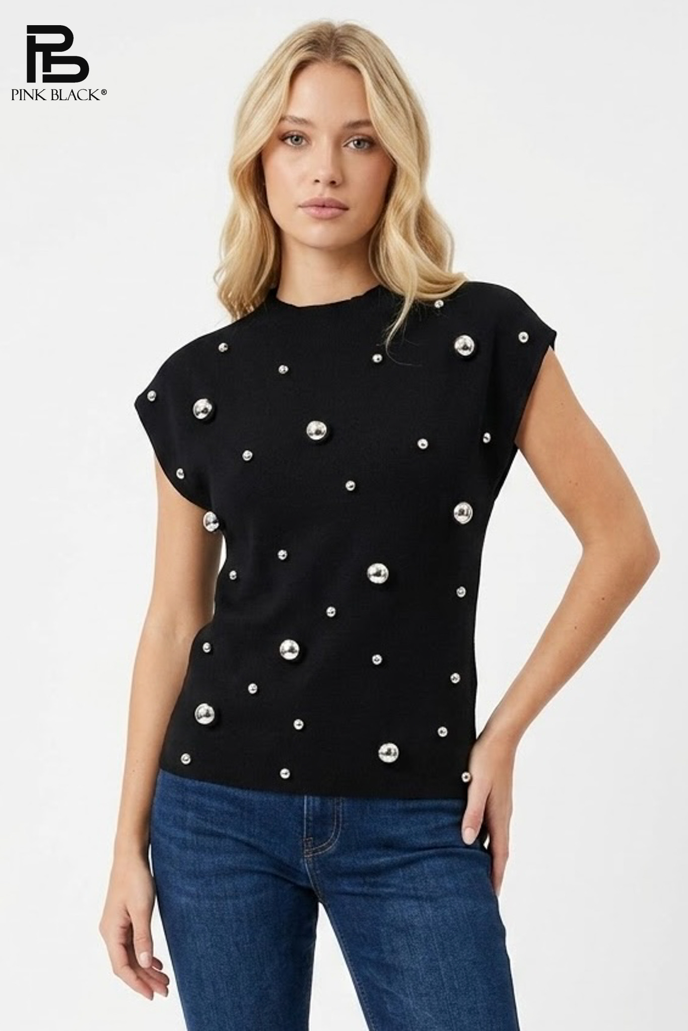 Figurbetonter Pullover mit Nieten