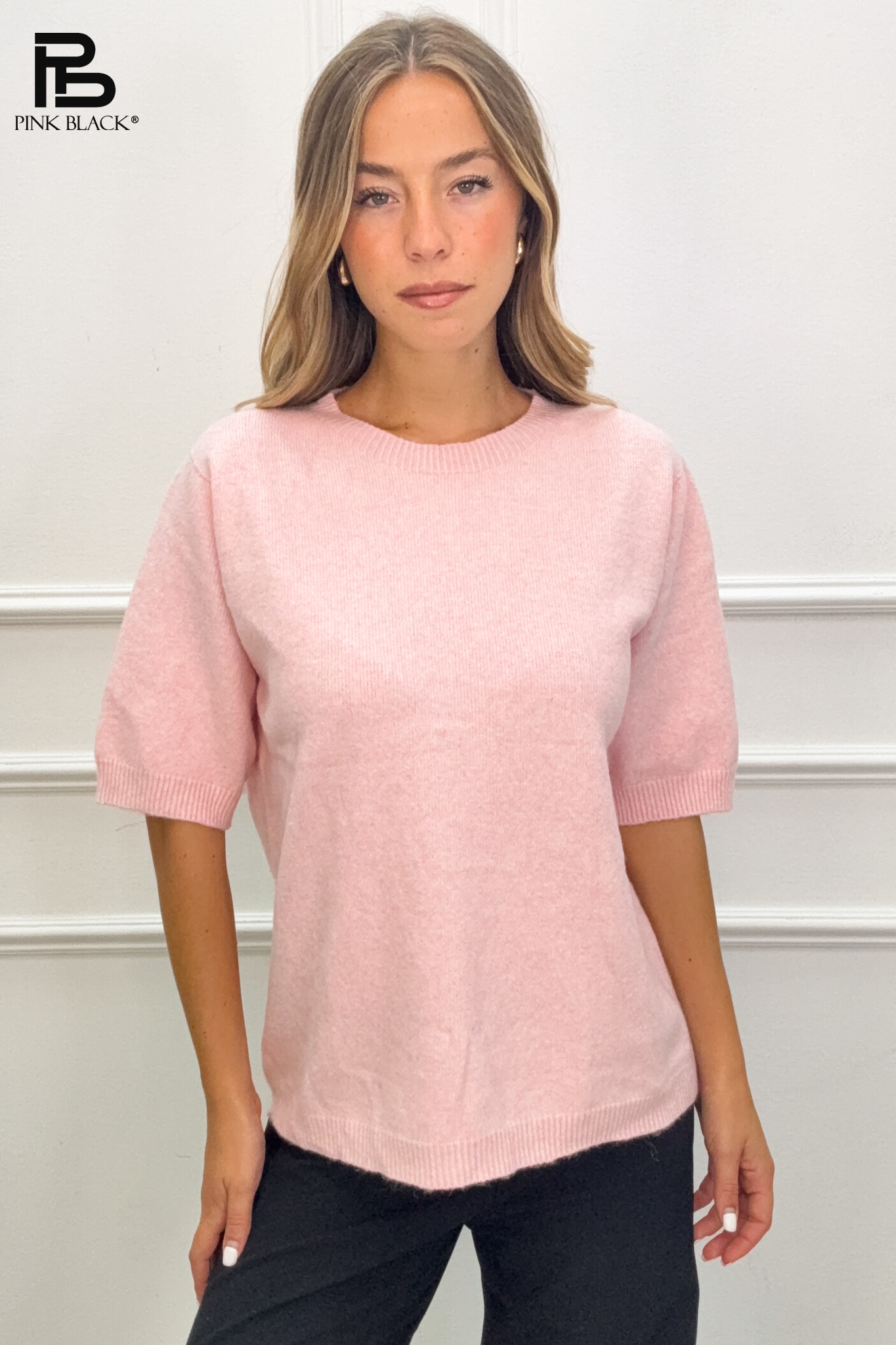 Kurzärmiger Pullover mit Rundhalsausschnitt