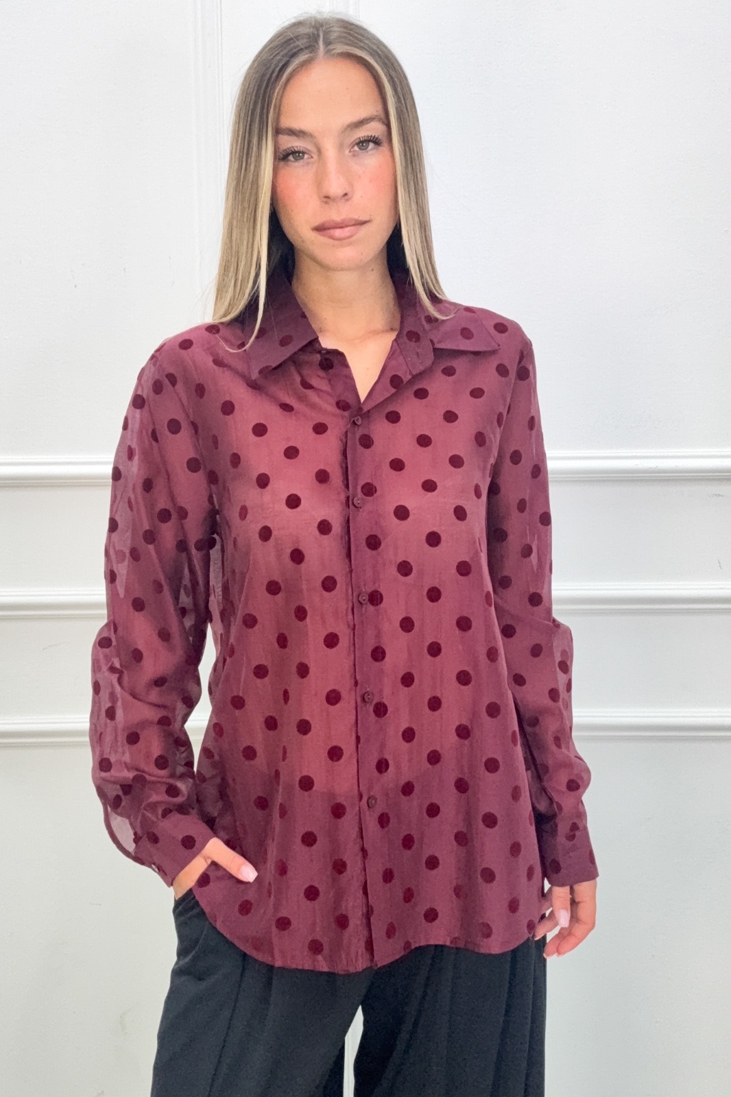 Legere Bluse mit Punkten