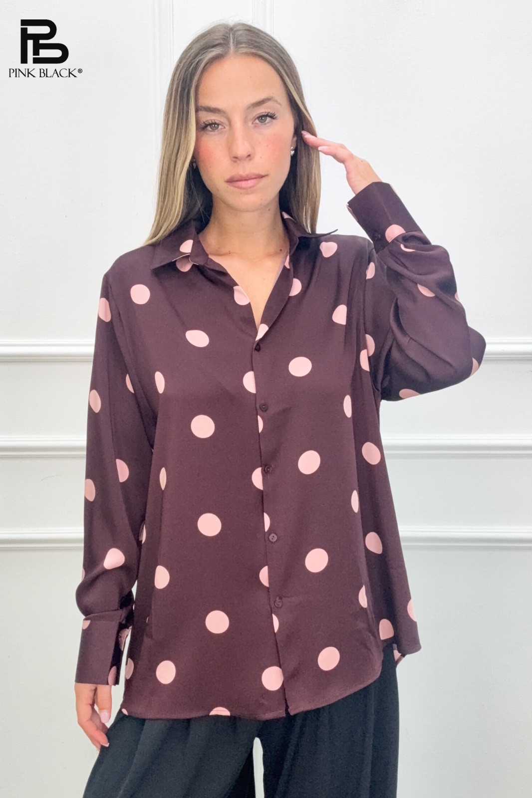 Lockeres Shirt mit Punkten
