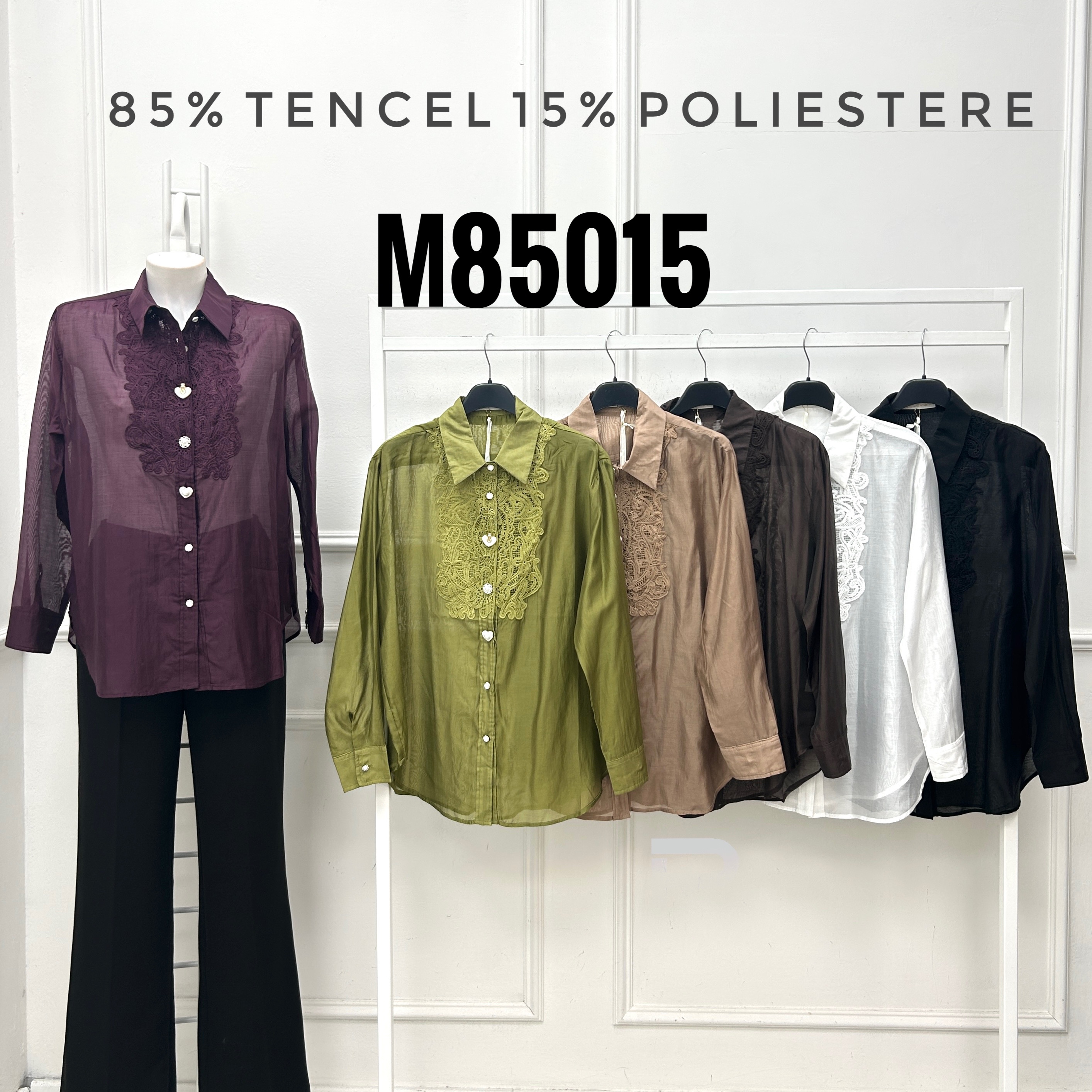 Bluse mit besticktem Einsatz