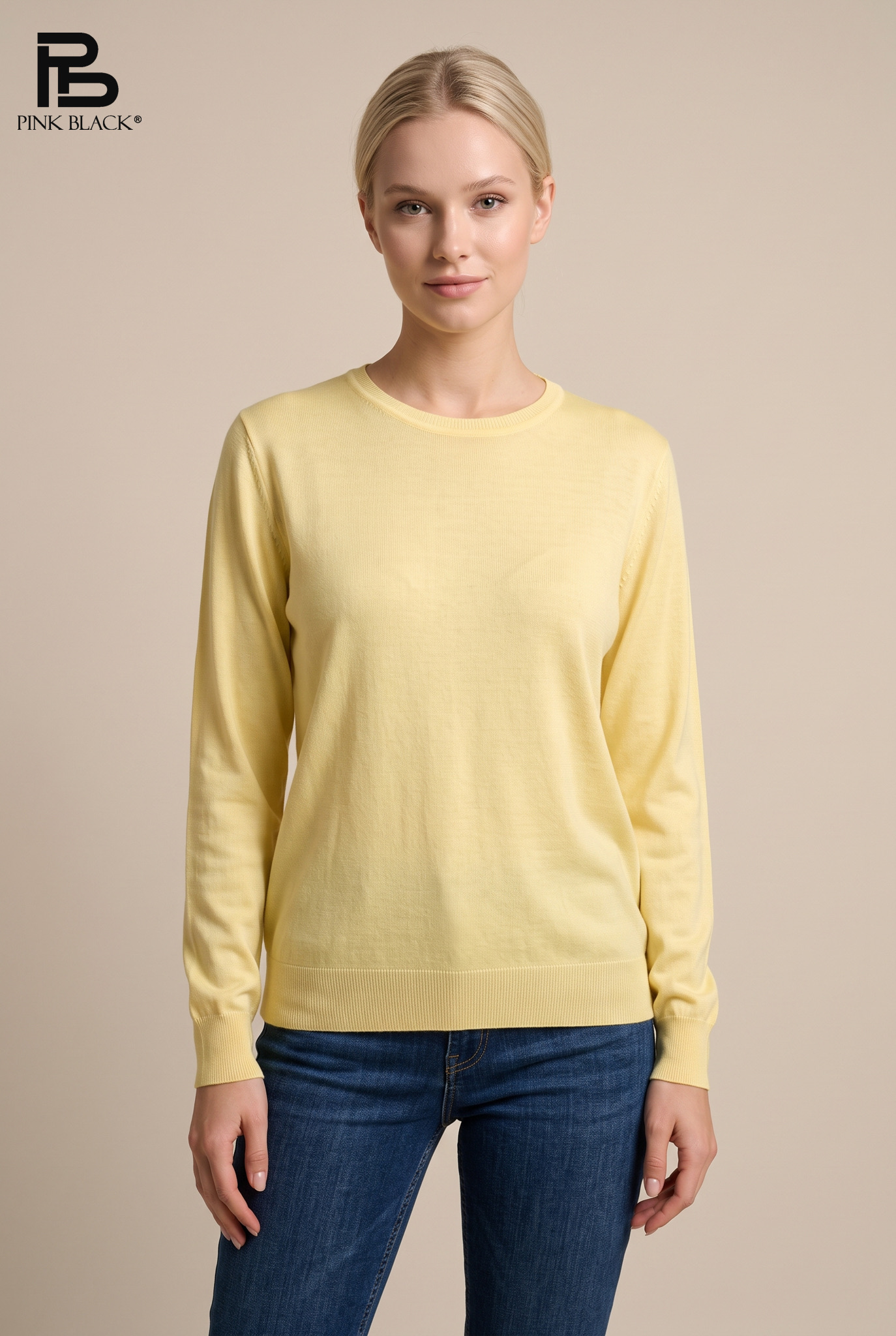 Gerader Pullover mit Rundhalsausschnitt