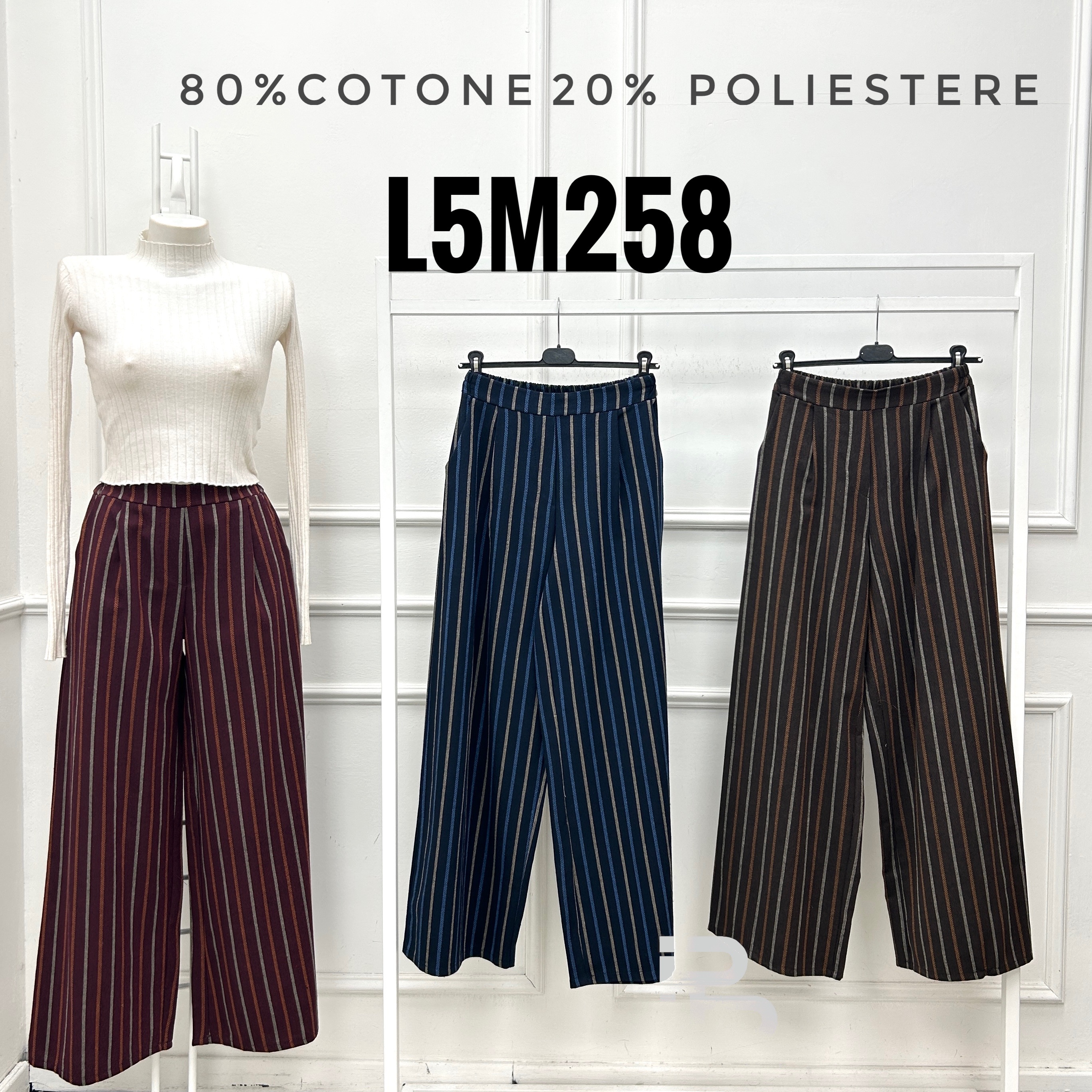 Weite Hosen mit Streifen