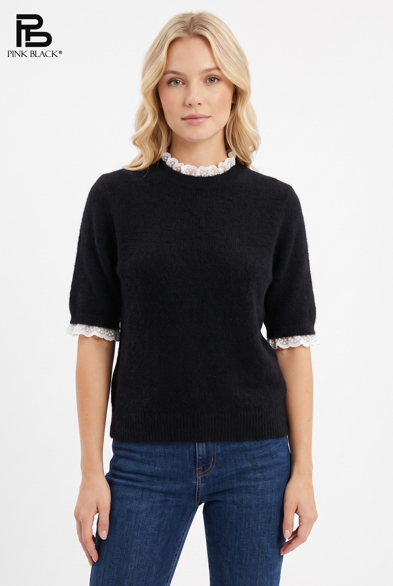Gerader Pullover mit Spitzenbesatz