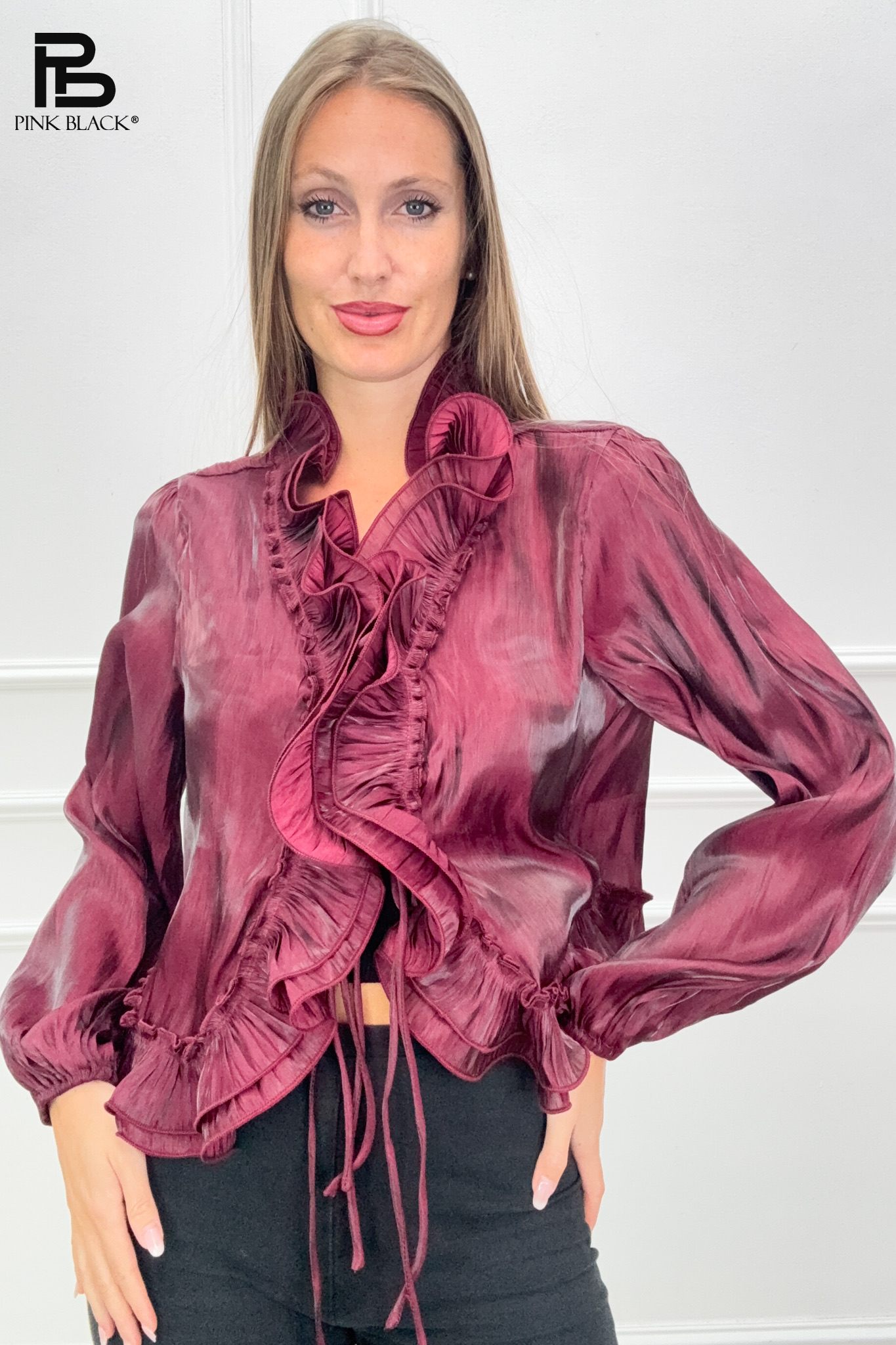 Bluse mit Rüschensaum