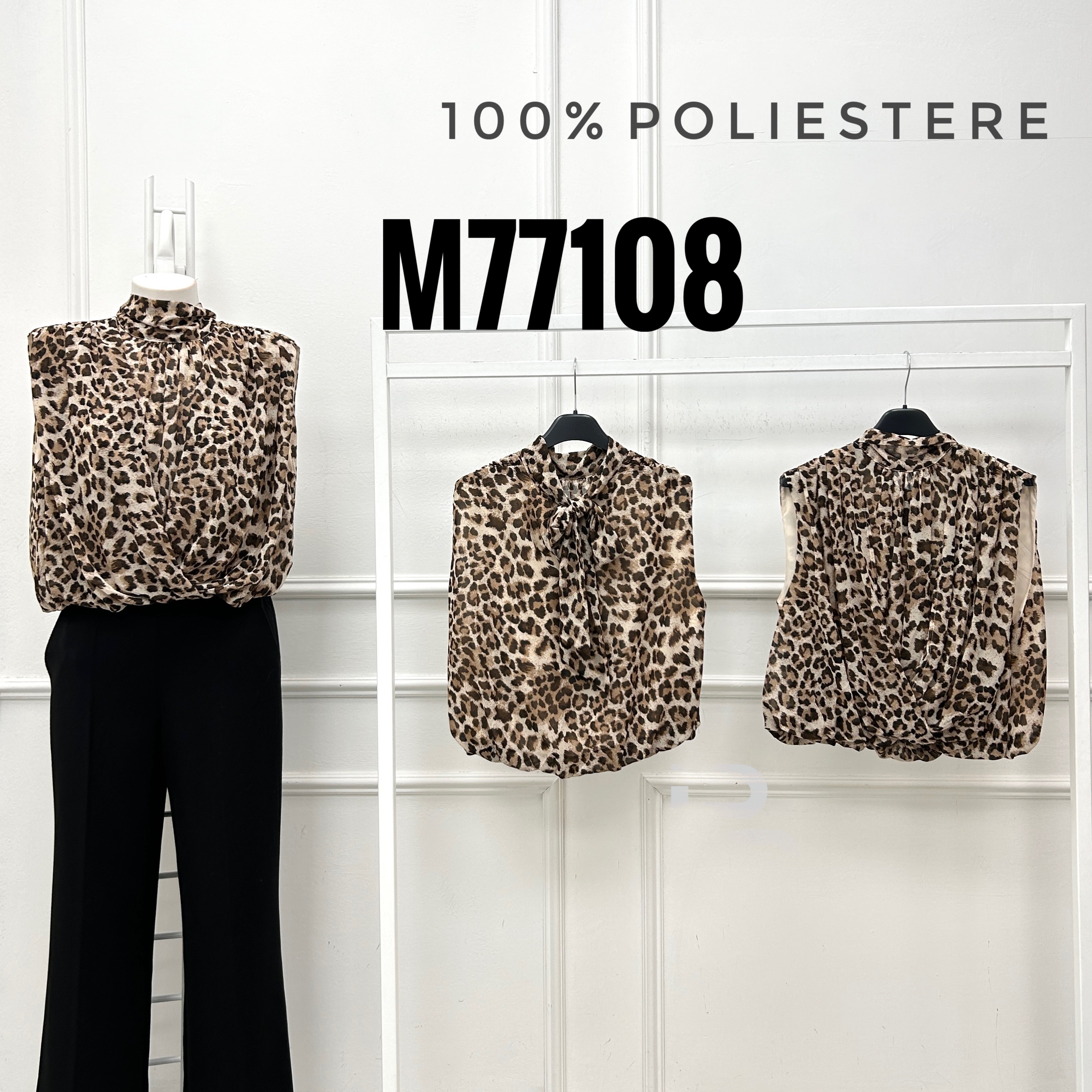 Bluse mit Stehkragen und Schleife
