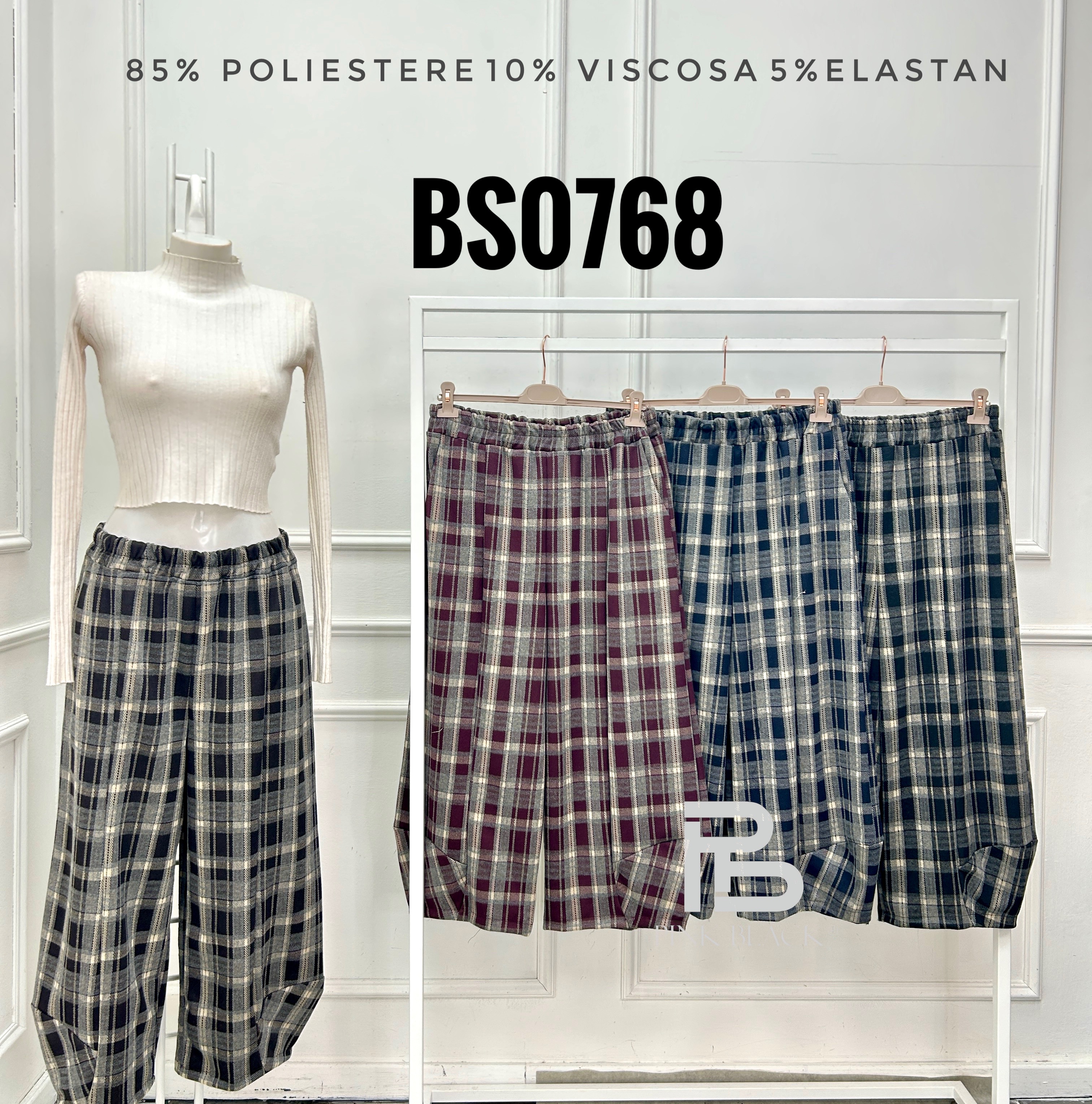 Locker geschnittene Karohose