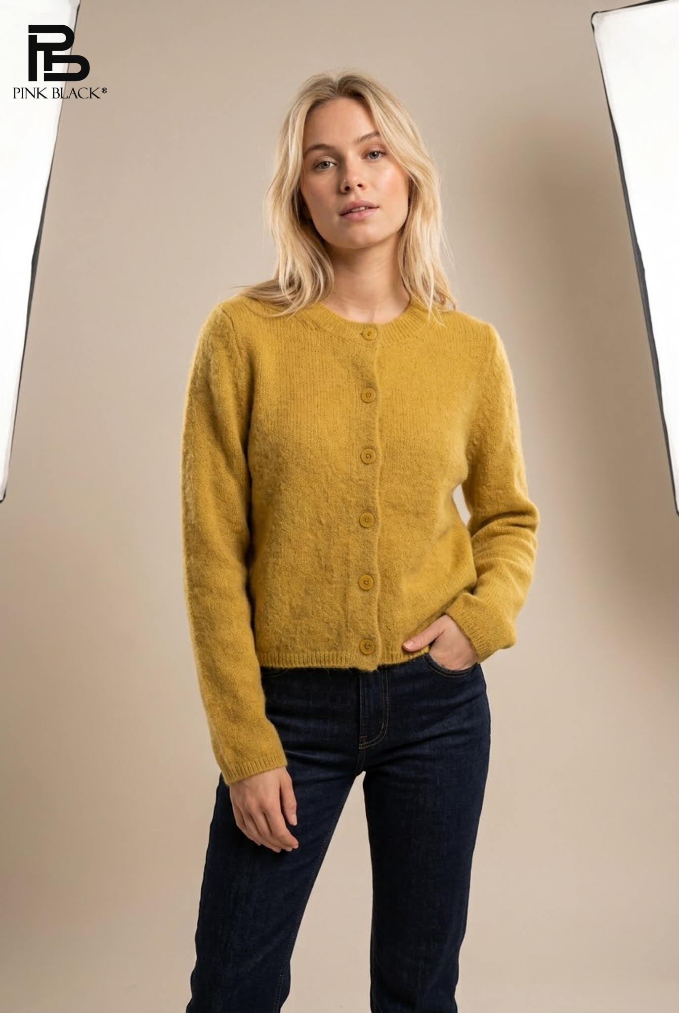 Flauschiger Strickcardigan mit Rundhals