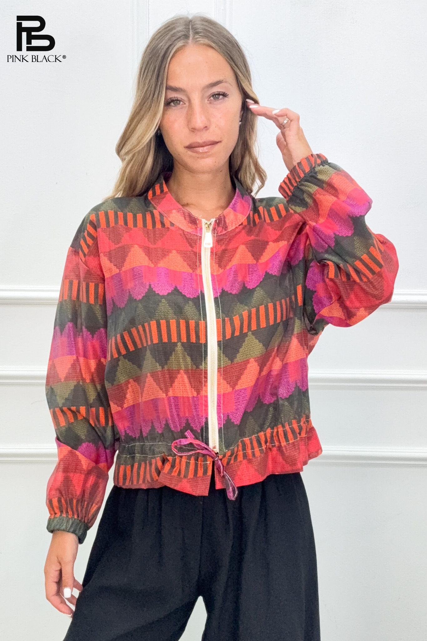 Lässige Bomberjacke mit geometrischem Muster