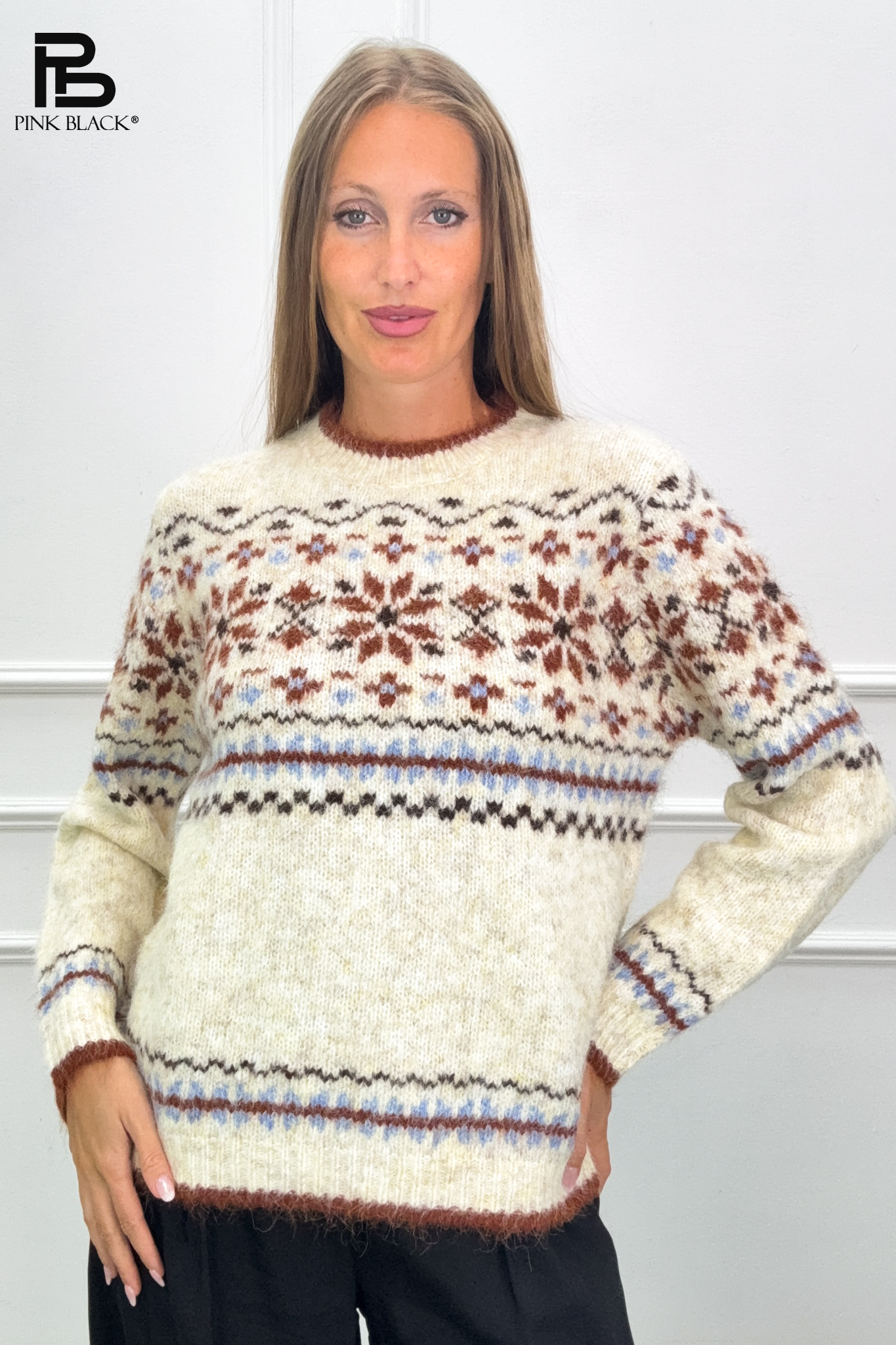 Flauschiger Pullover mit Muster