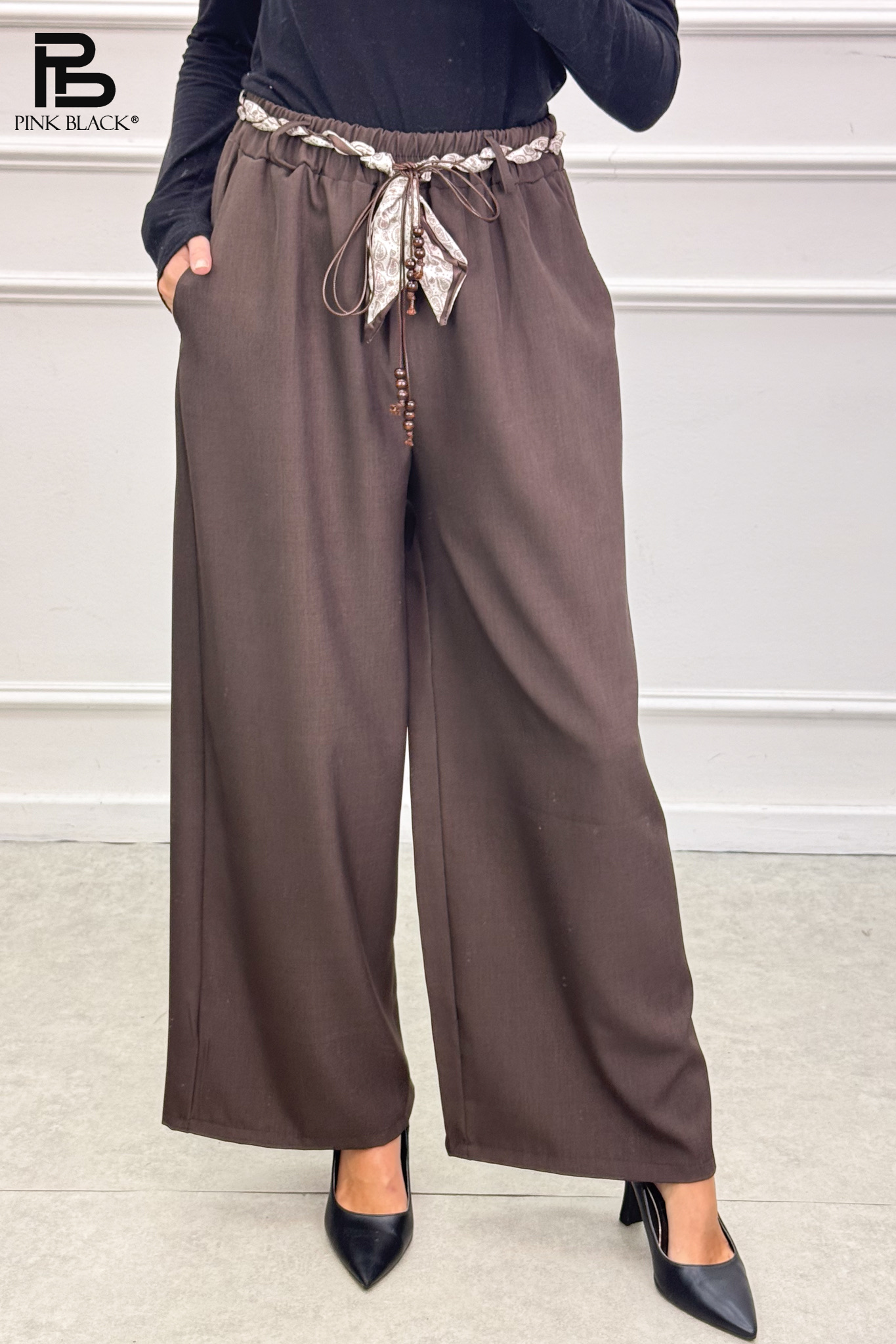 Weite Hose mit Kordelzug