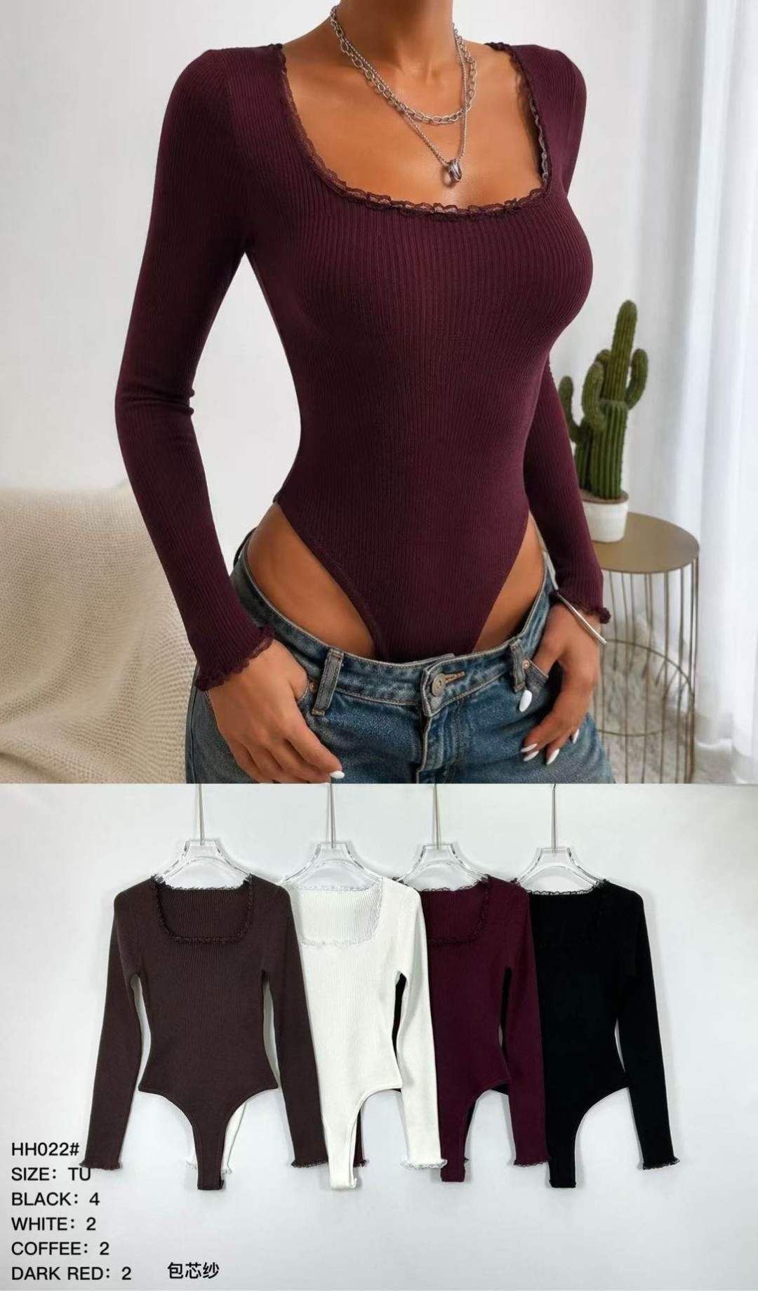 Figurbetontes Top mit Spitzenbesatz