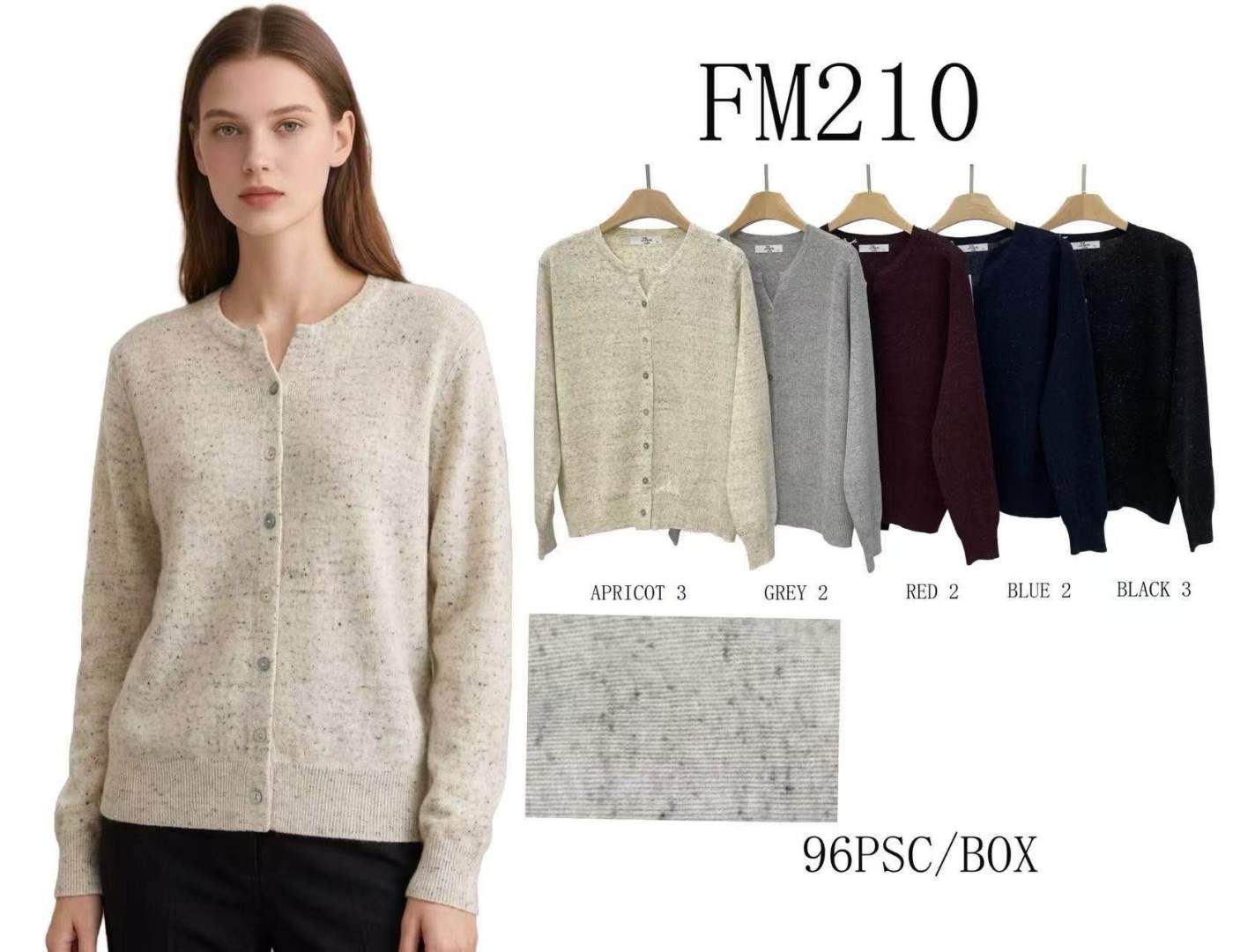 Kurze Strickjacke mit dekorativen Knöpfen