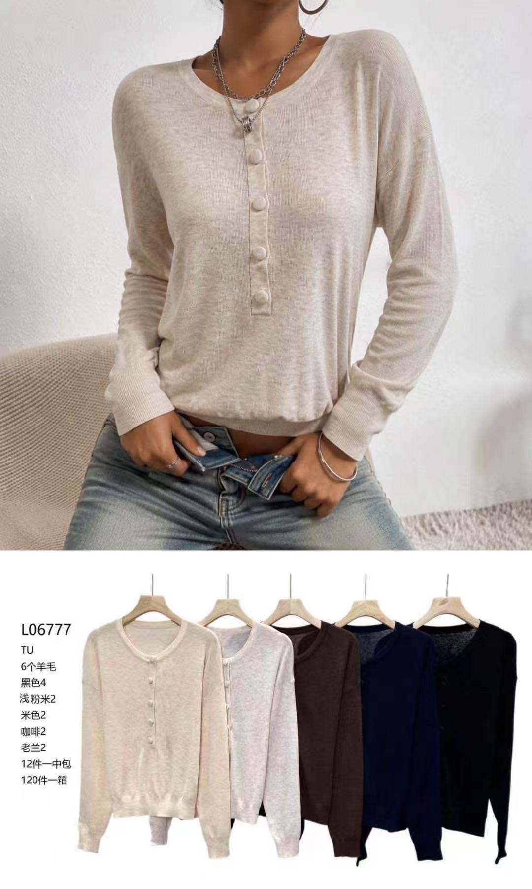 Pullover mit Zierknöpfen